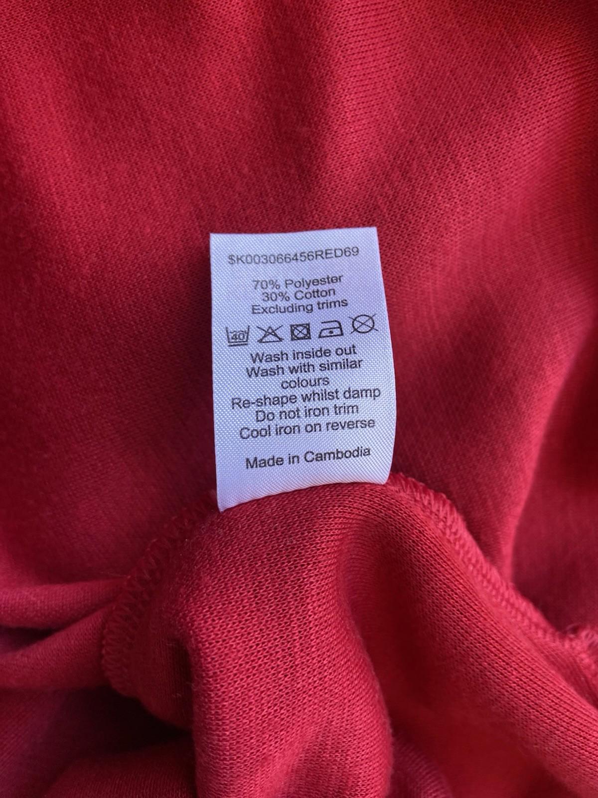 BM Casual Red Embroidered Knit Top – Size Small – Long Sleeve