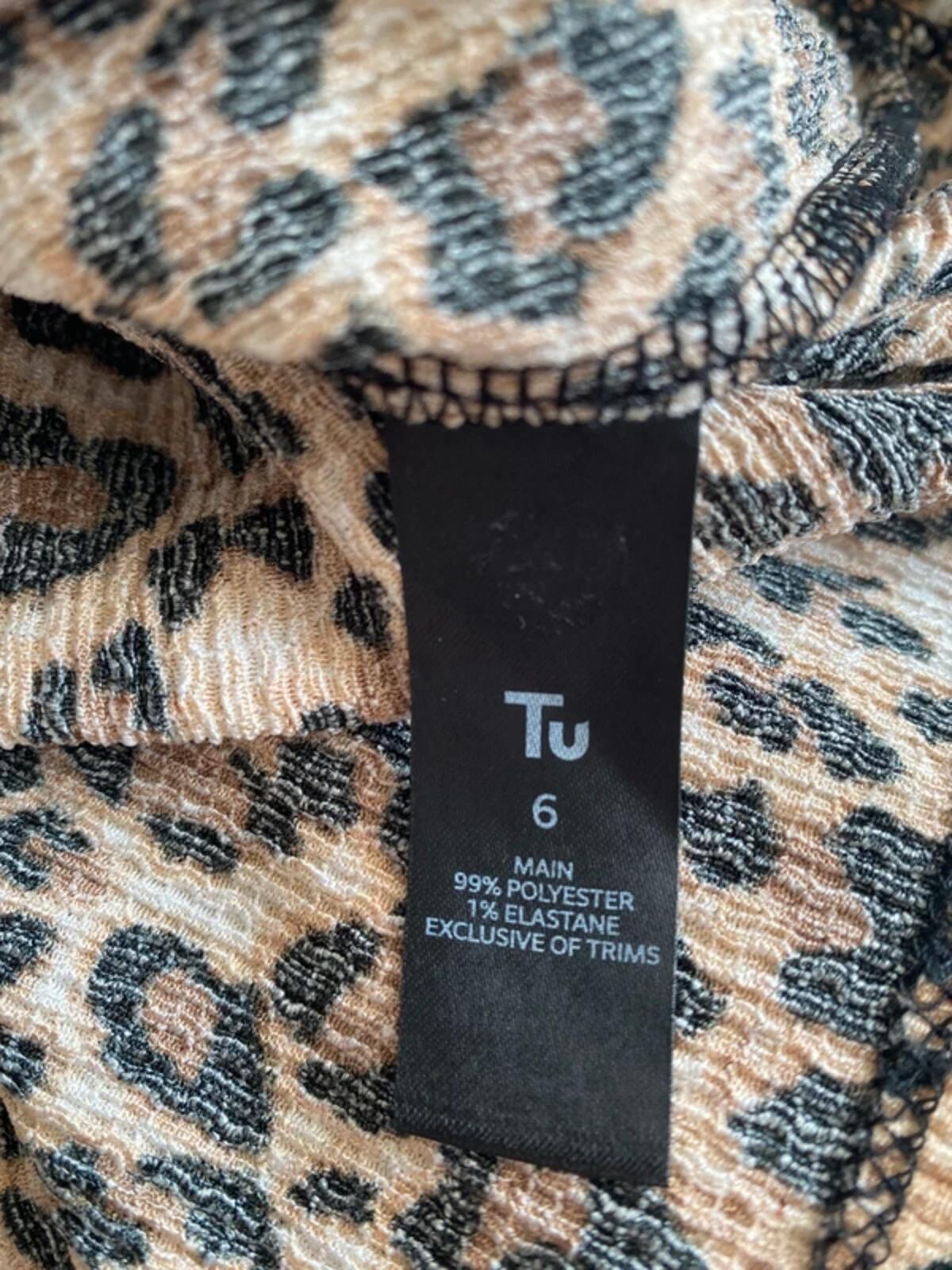 Tu Leopard Print T-Shirt - Black Trim - Size 6 (Relaxed Fit)
