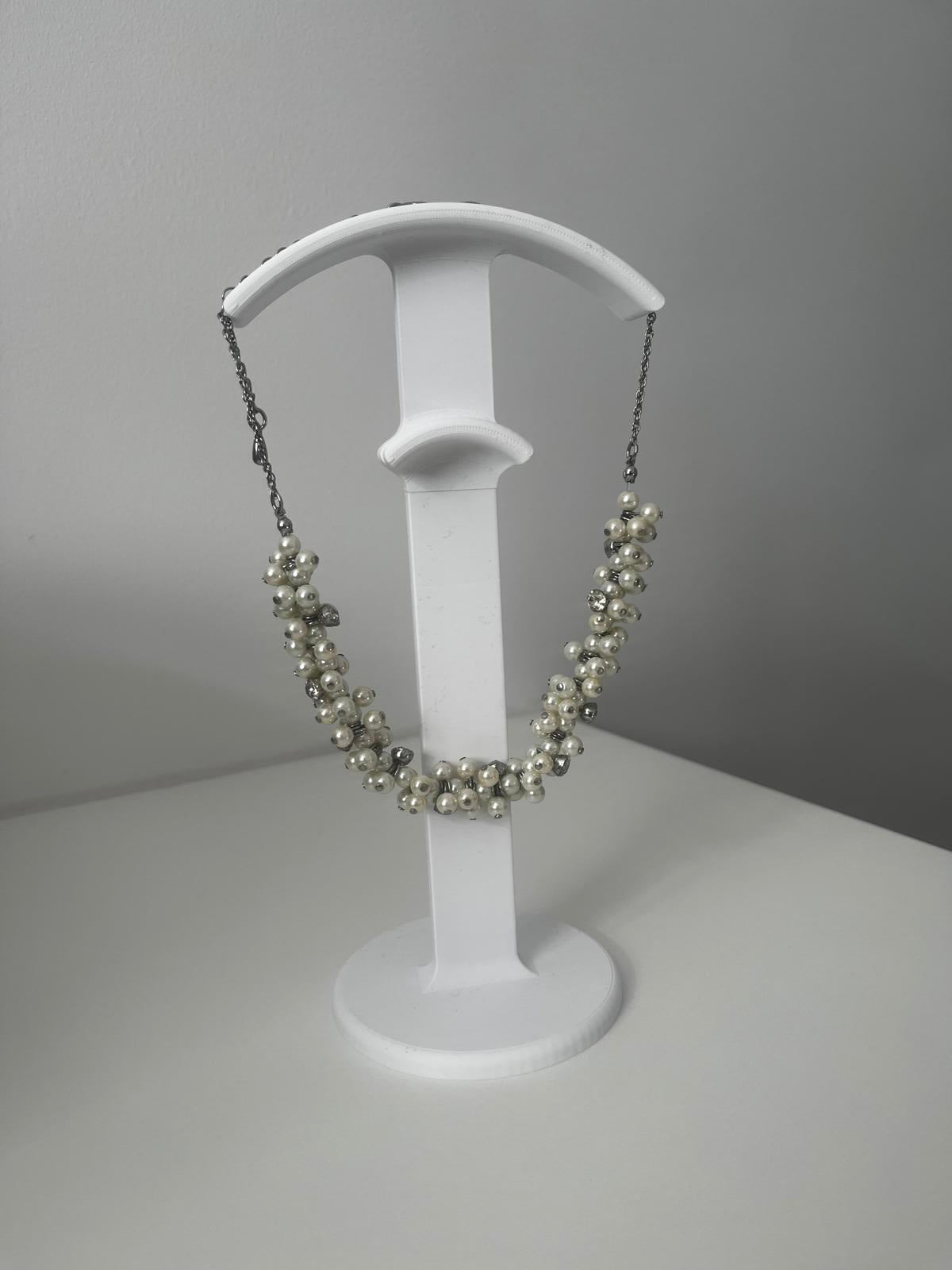 Elegant Cluster Pearl and Crystal Necklace