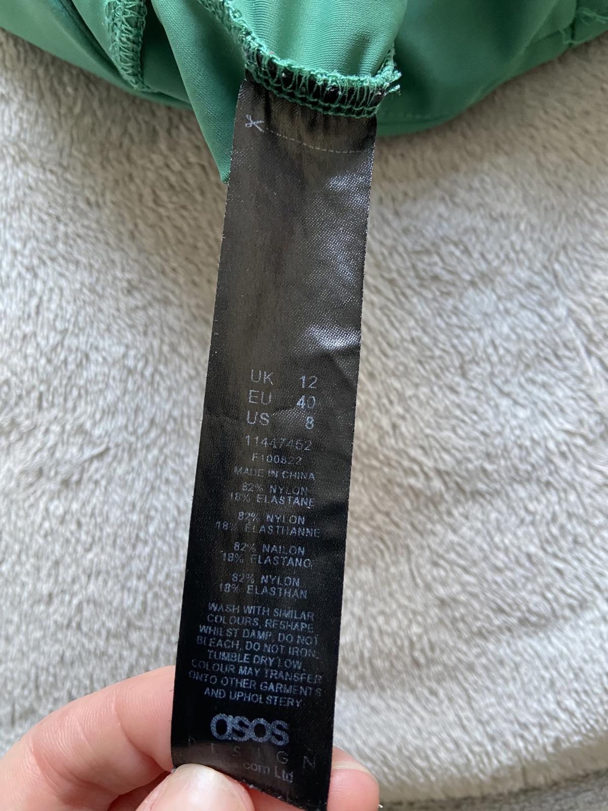 ASOS Size 12 Green Lycra Cycling Shorts Gym Yoga Mid-Thigh Activewear