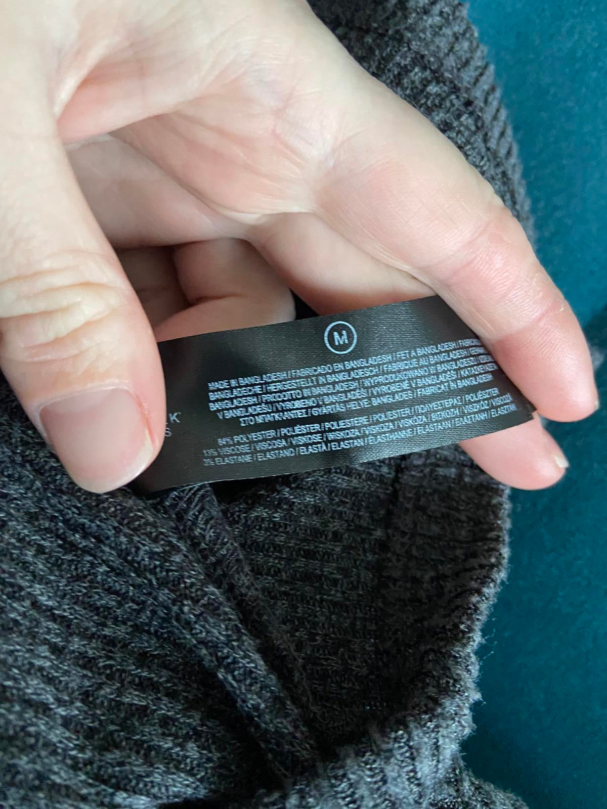 Primark Ladies Charcoal Grey Cropped Ribbed Sweater - 98 Graphic, Size Medium