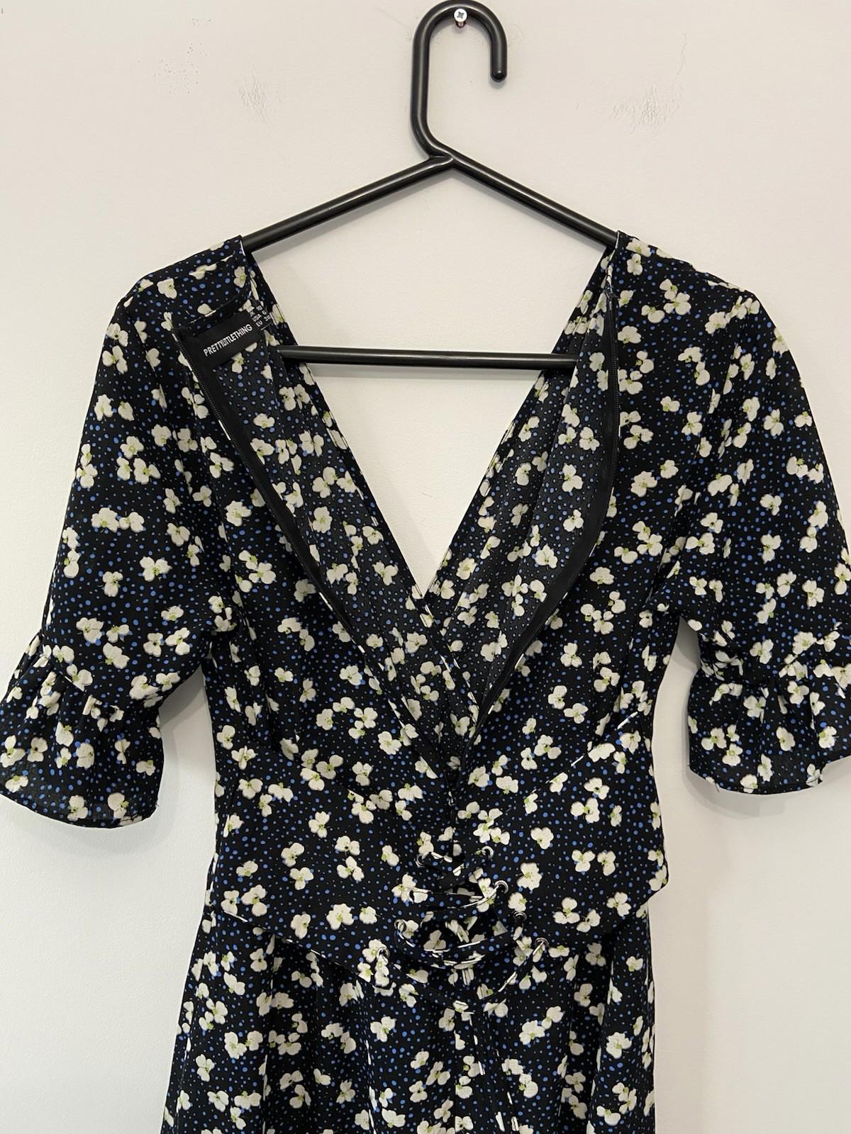 Prettylittlething Ladies Blue Floral Wrap front Dress Size 10