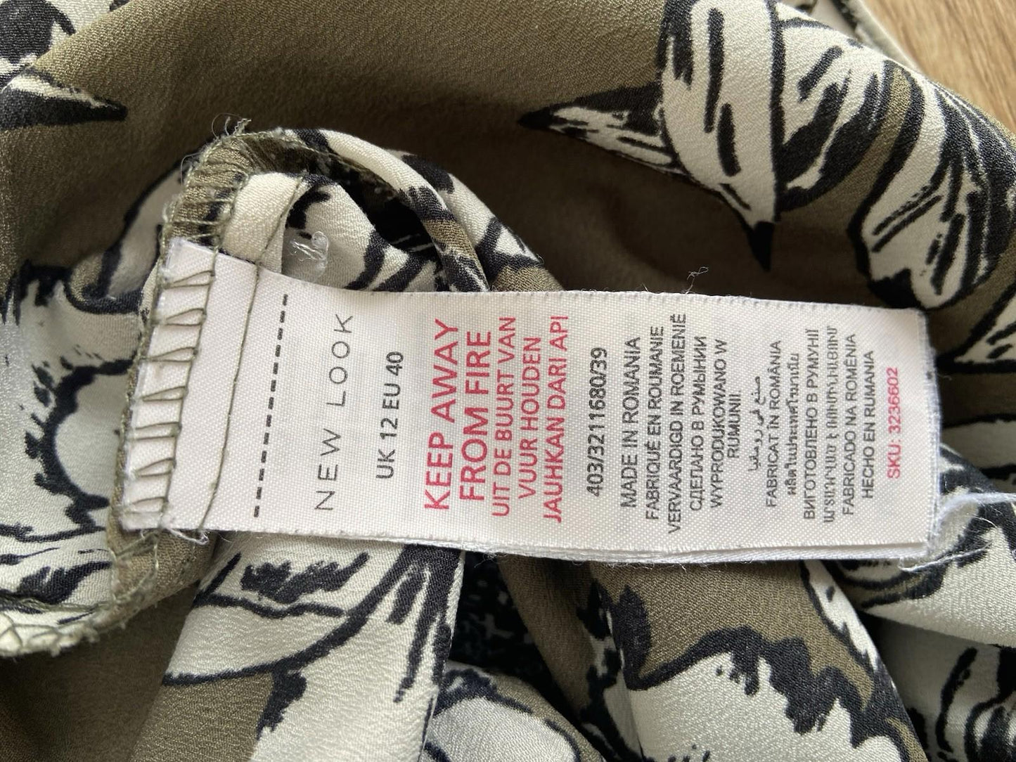 New Look Khaki Green Floral Blouse – Size 12 – Lightweight, Short Sleeve