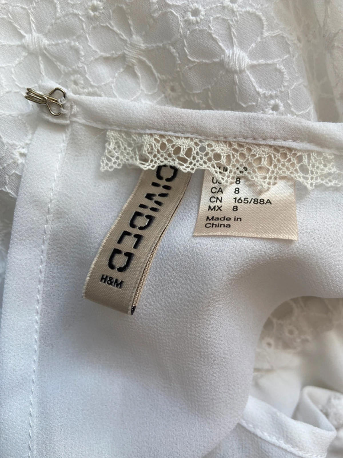 H&M White Embroidered Daisy Fit & Flare Dress – EU 38 / US 8