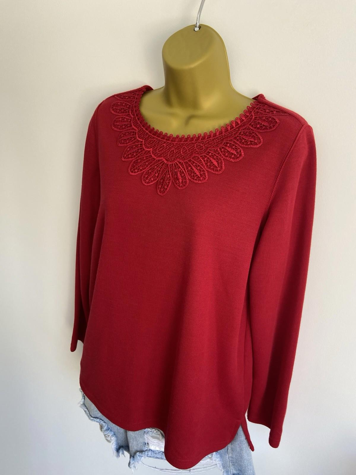 BM Casual Red Embroidered Knit Top – Size Small – Long Sleeve