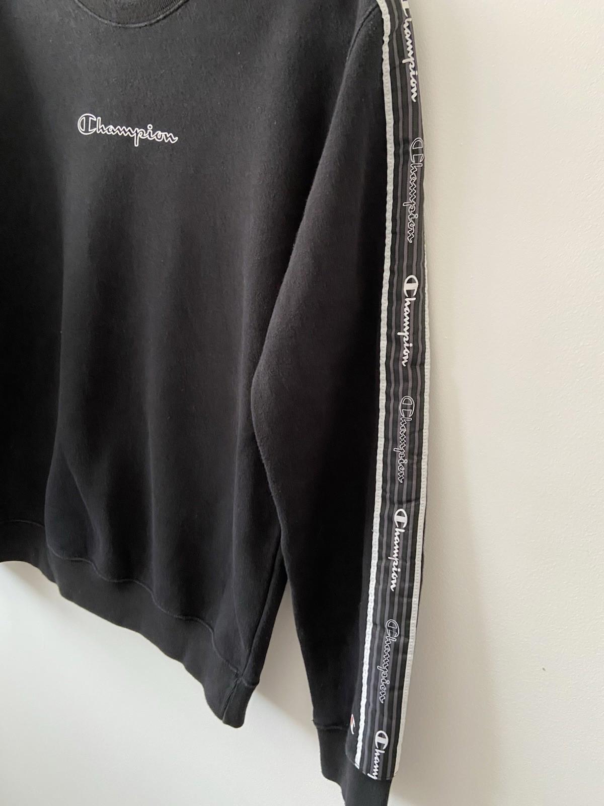 Champion Black Sweatshirt Round Neck Size Medium