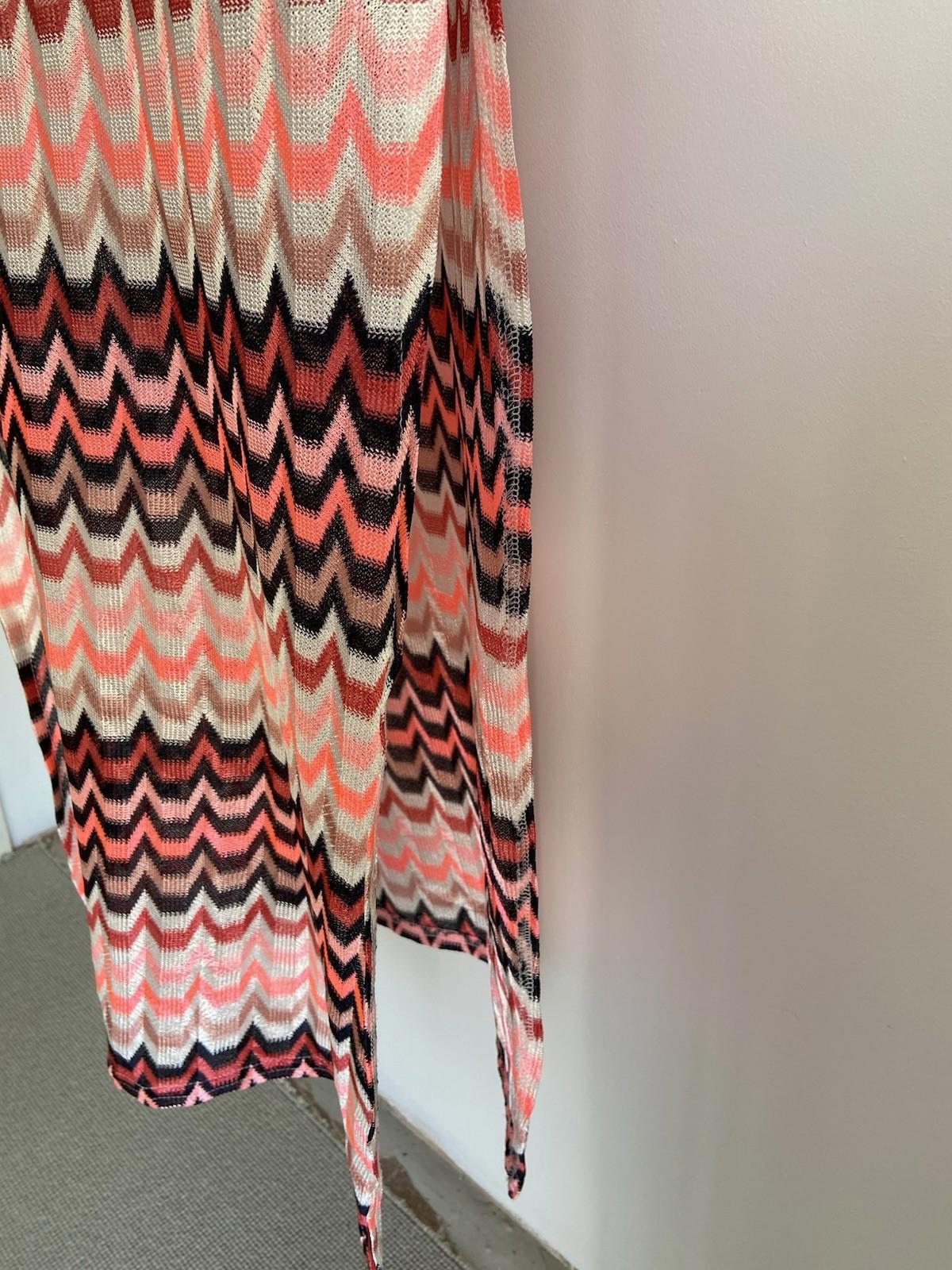 New Look Size 6 Sleeveless Dress – Geometric Print, Adjustable Straps, Spilts