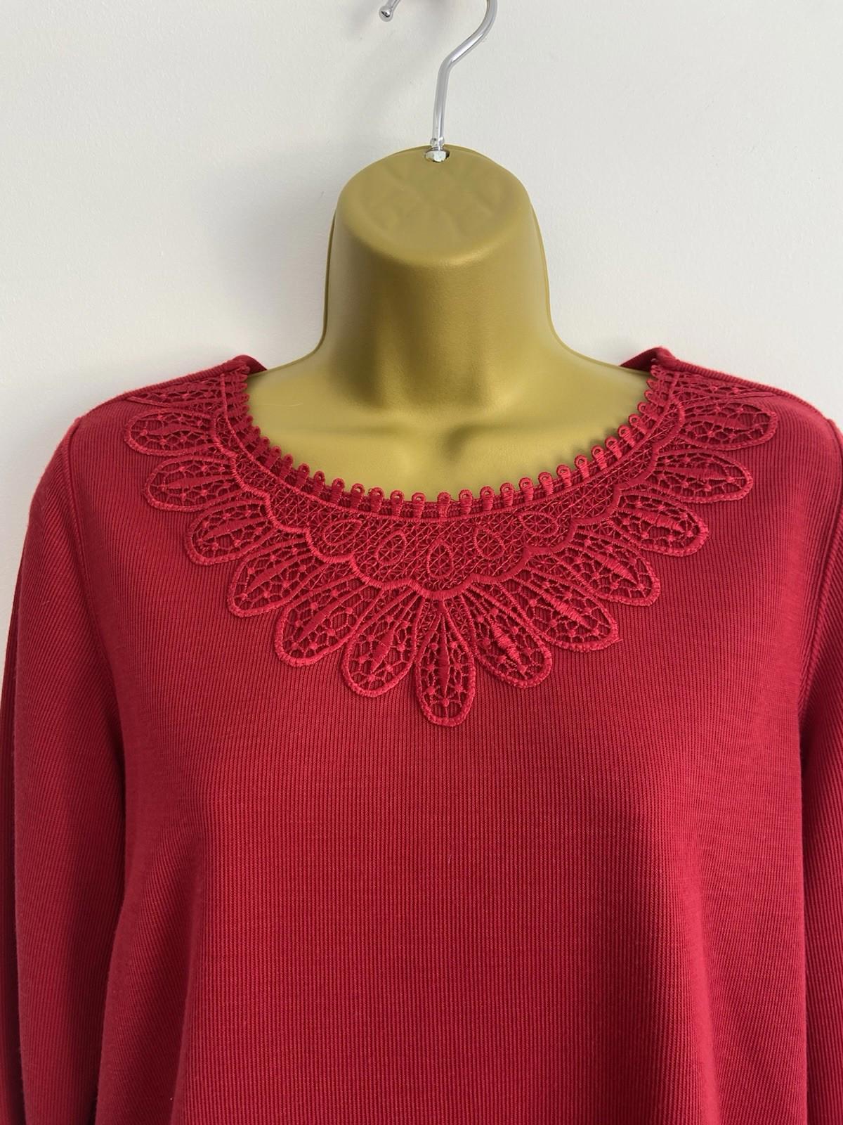 BM Casual Red Embroidered Knit Top – Size Small – Long Sleeve