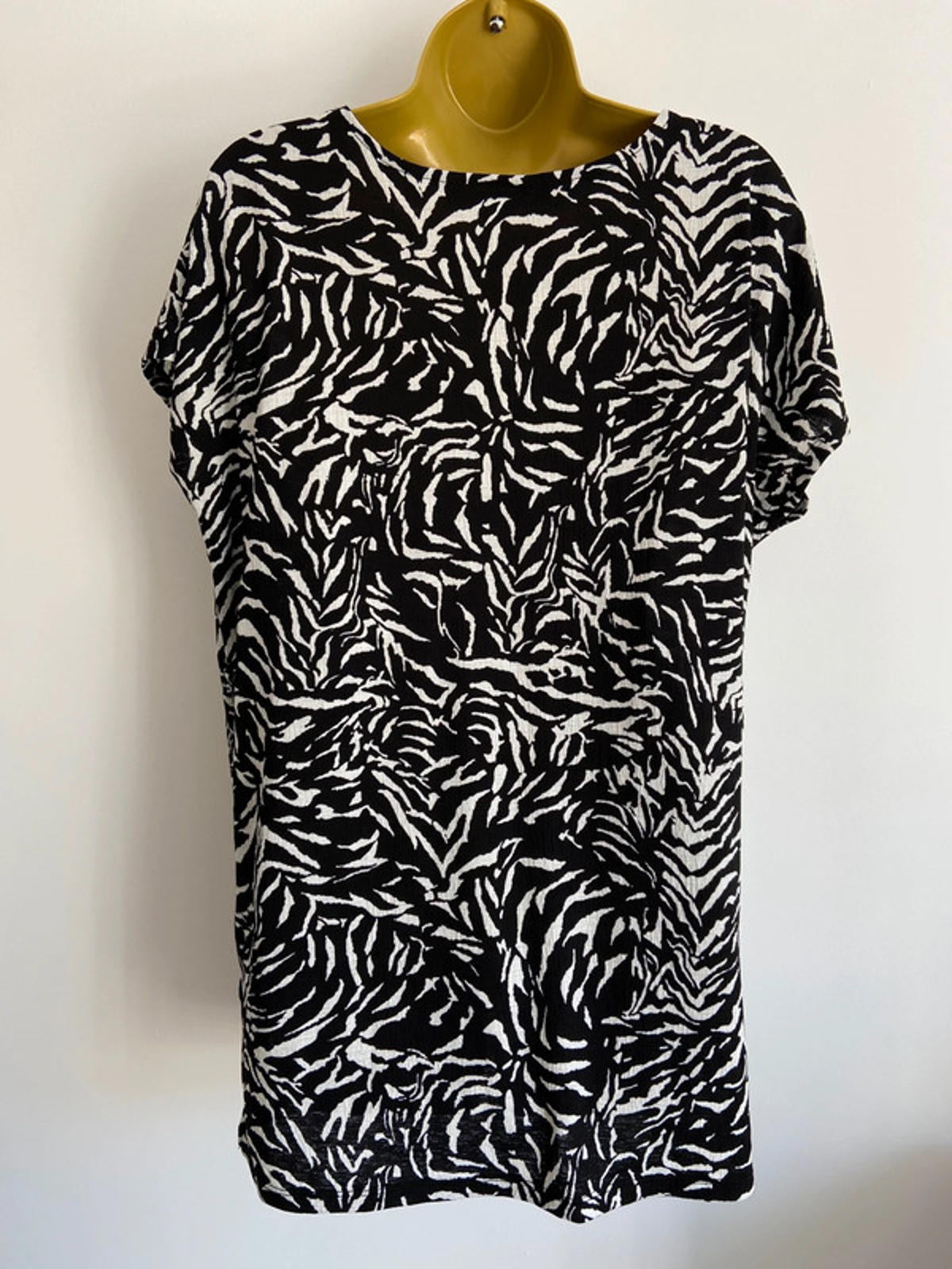 F&F White Zebra Print Beach Cover up Dress – Size 14 – V-Neck, Lightweight