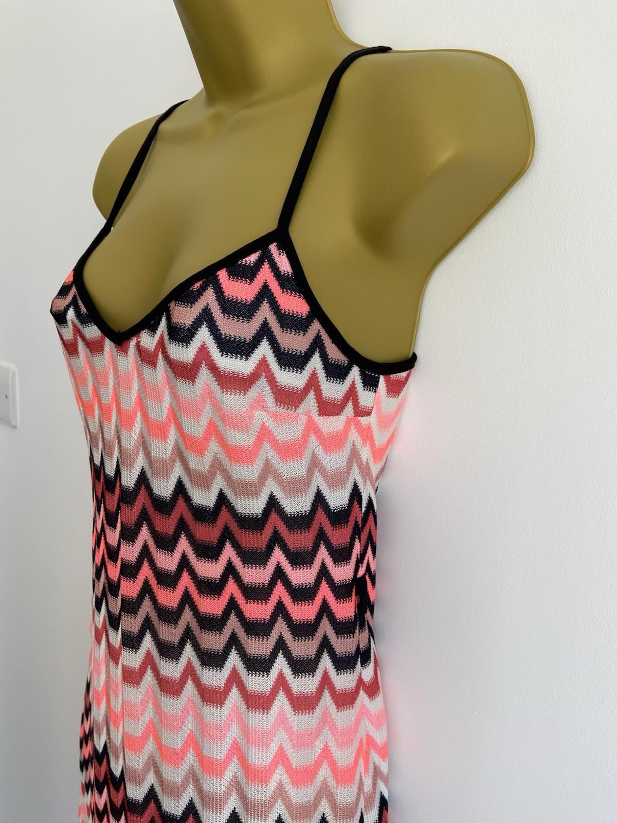 New Look Size 6 Sleeveless Dress – Geometric Print, Adjustable Straps, Spilts