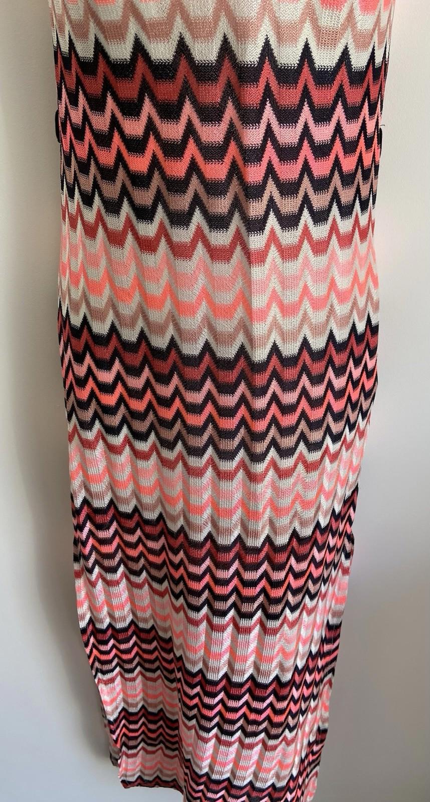New Look Size 6 Sleeveless Dress – Geometric Print, Adjustable Straps, Spilts