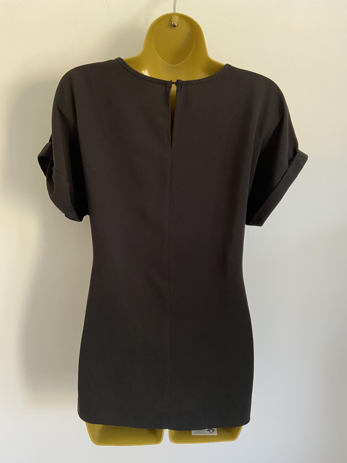 New Look Women’s Black Short Sleeve Blouse with Tortoiseshell Ring Belt Size 8