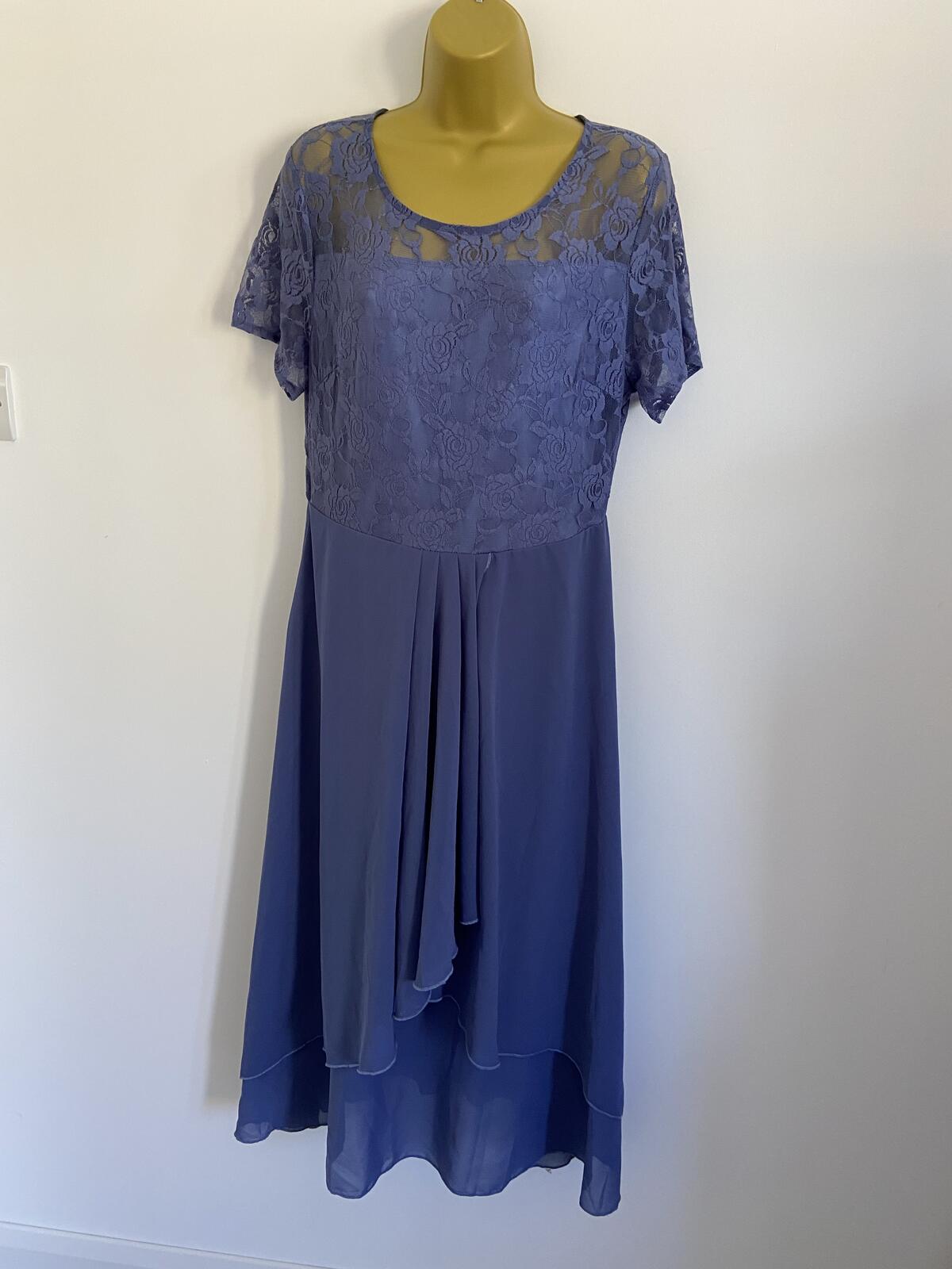 Blue Short Sleeve Lace Bodice Midi Dress Side Zip Size Medium