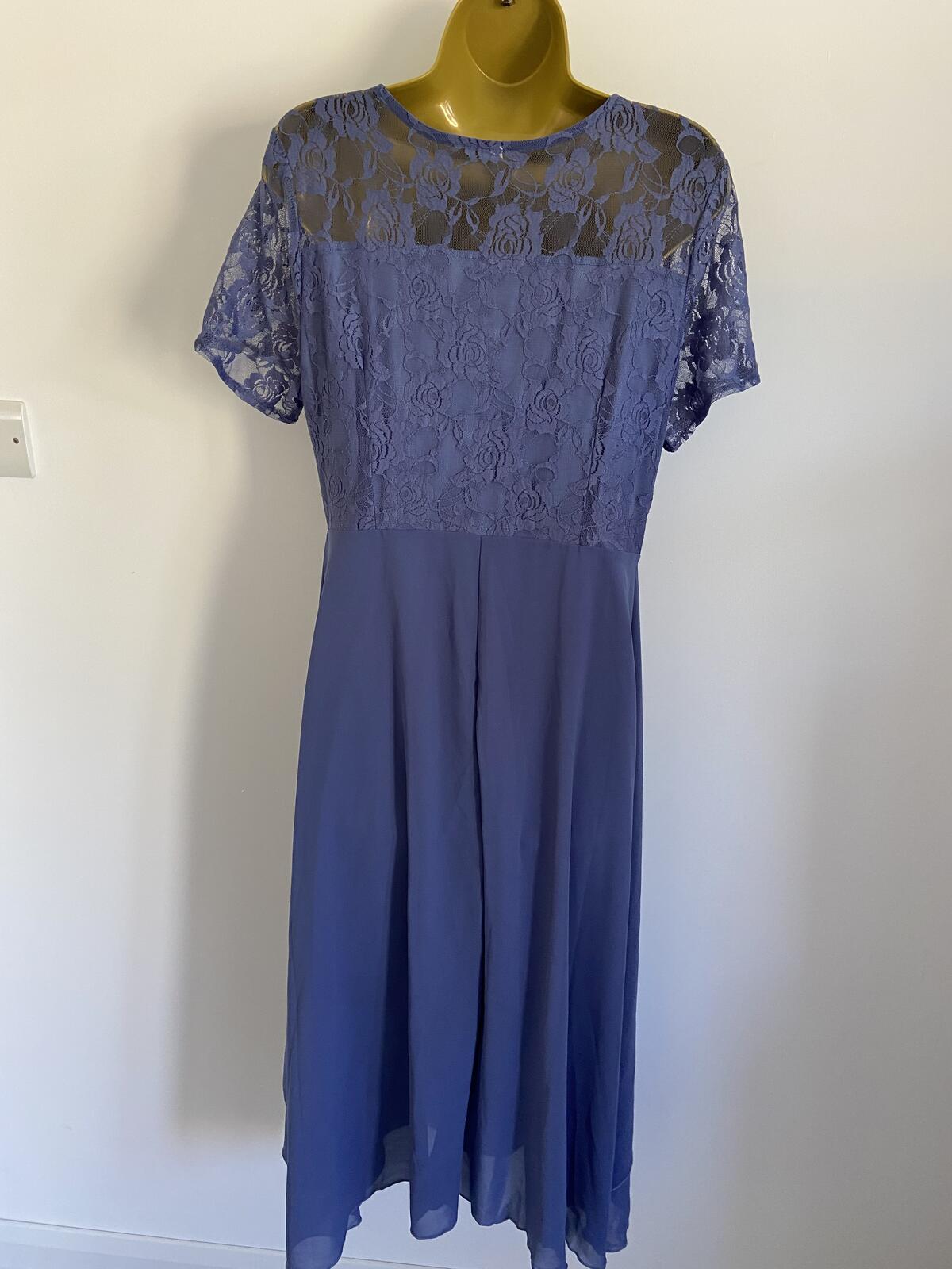 Blue Short Sleeve Lace Bodice Midi Dress Side Zip Size Medium