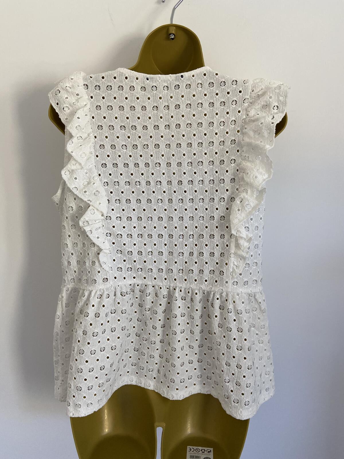 F&F Women’s White Broderie Anglaise Ruffle Sleeveless Blouse Size 14