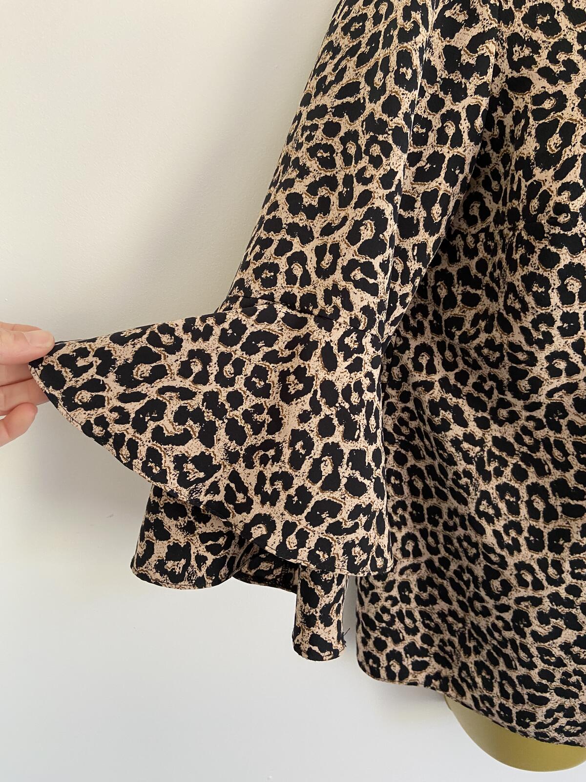 F&F Women's Leopard Print Short Floaty Sleeve Top Keyhole Back Size 14