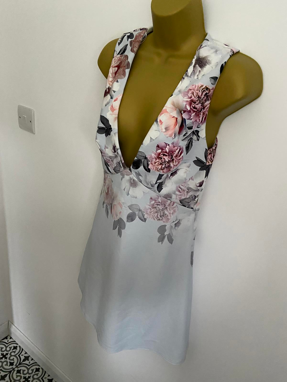 New Look Size 10 Grey Floral Satin V-Neck Mini Dress Sleeveless Party Summer