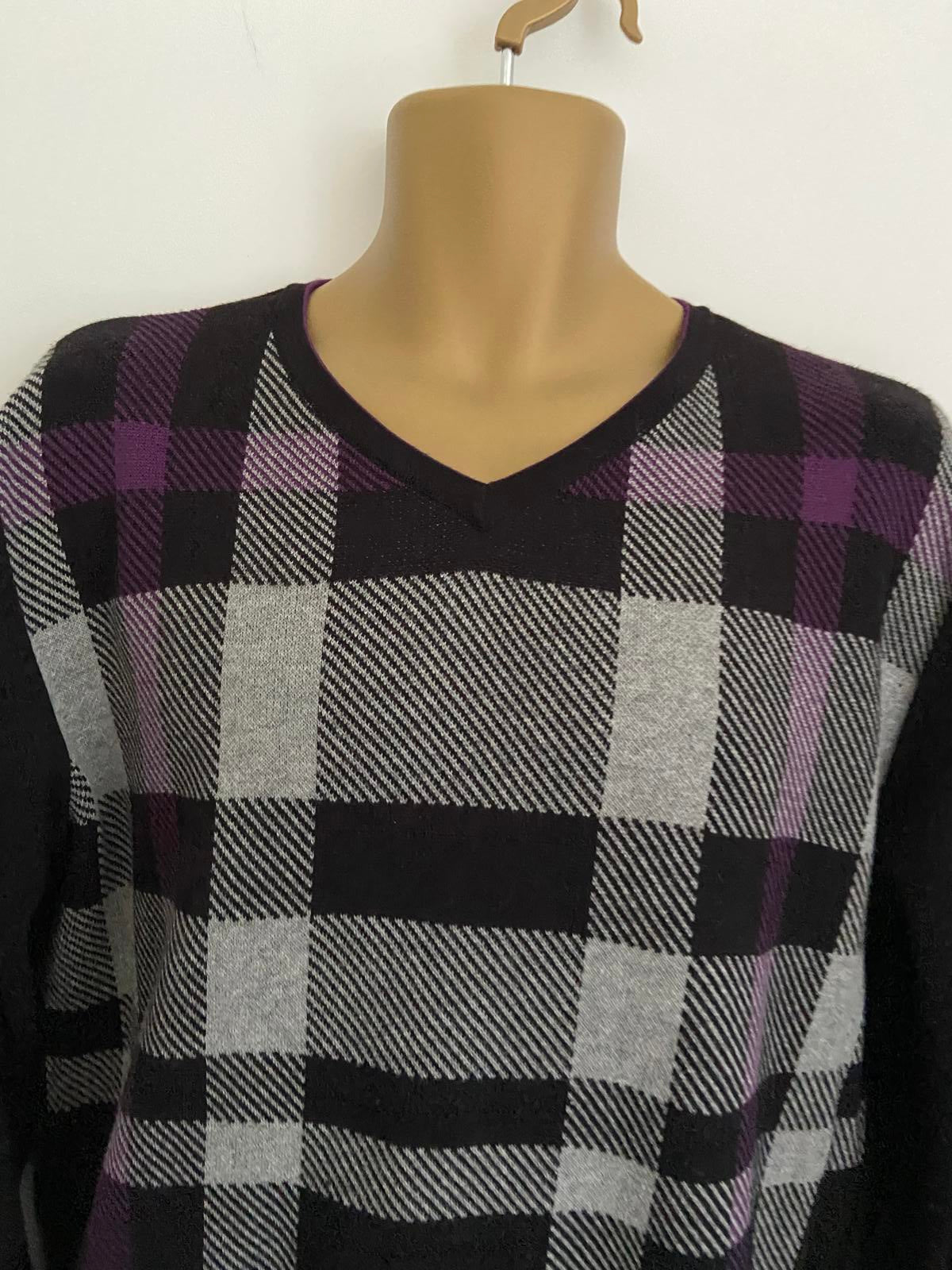 Cedarwood State Size M Men’s Purple & Grey Plaid V-Neck Cotton Knit Jumper