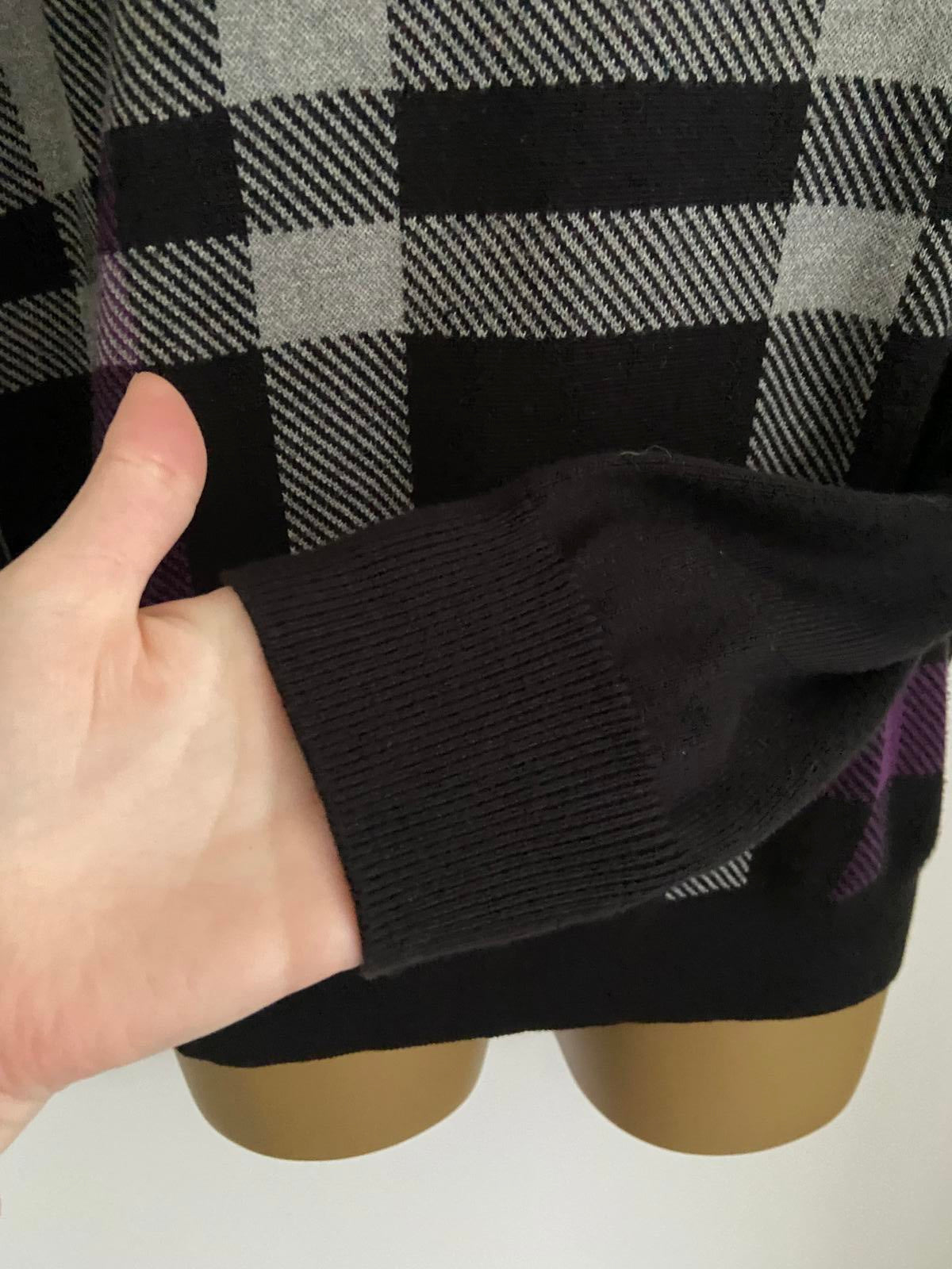 Cedarwood State Size M Men’s Purple & Grey Plaid V-Neck Cotton Knit Jumper