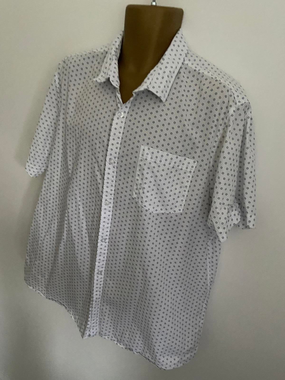 F&F Men's Size 2XL White & Blue Dotted Short Sleeve 100% Cotton Summer Shirt