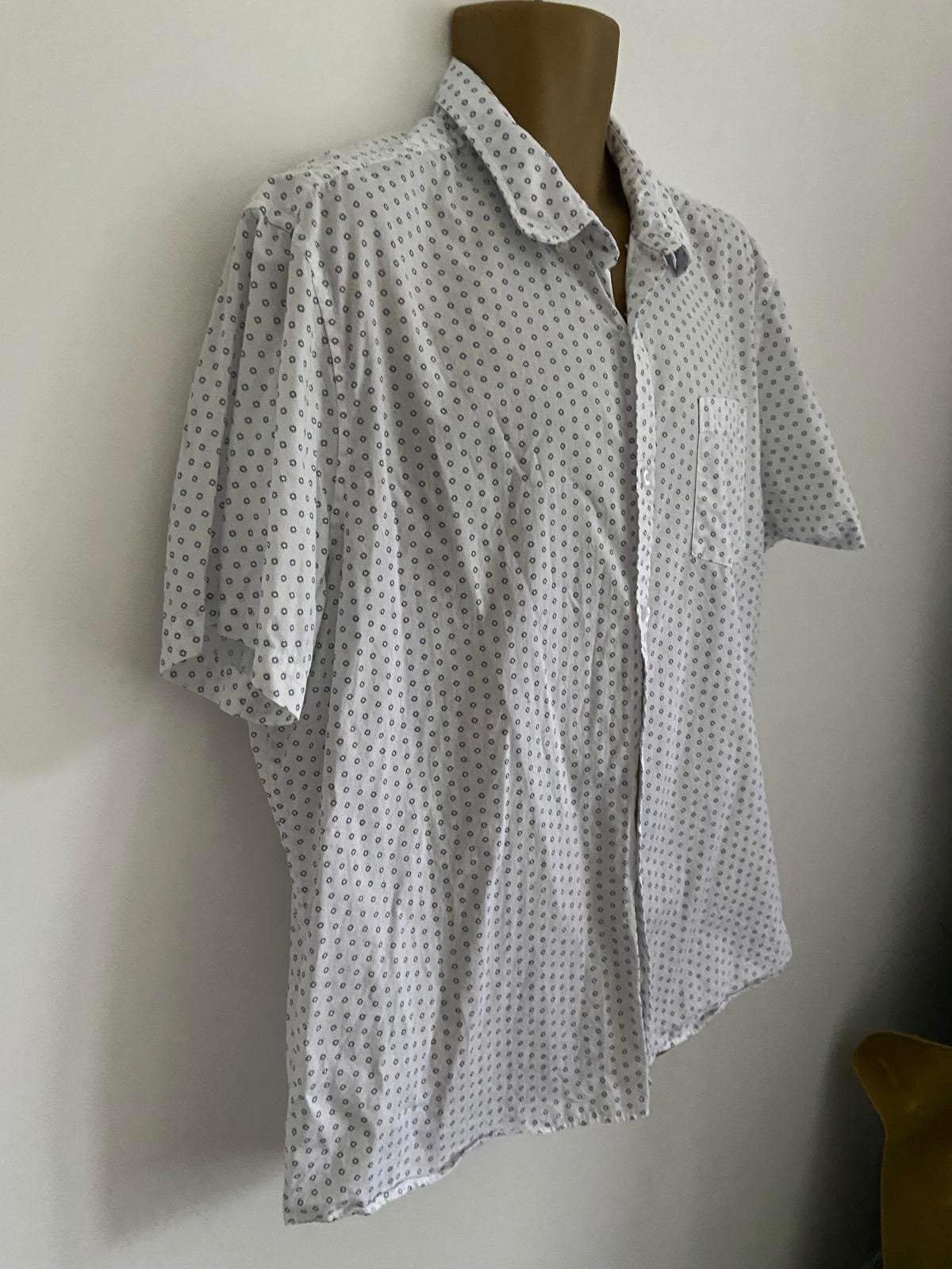 F&F Men's Size 2XL White & Blue Dotted Short Sleeve 100% Cotton Summer Shirt