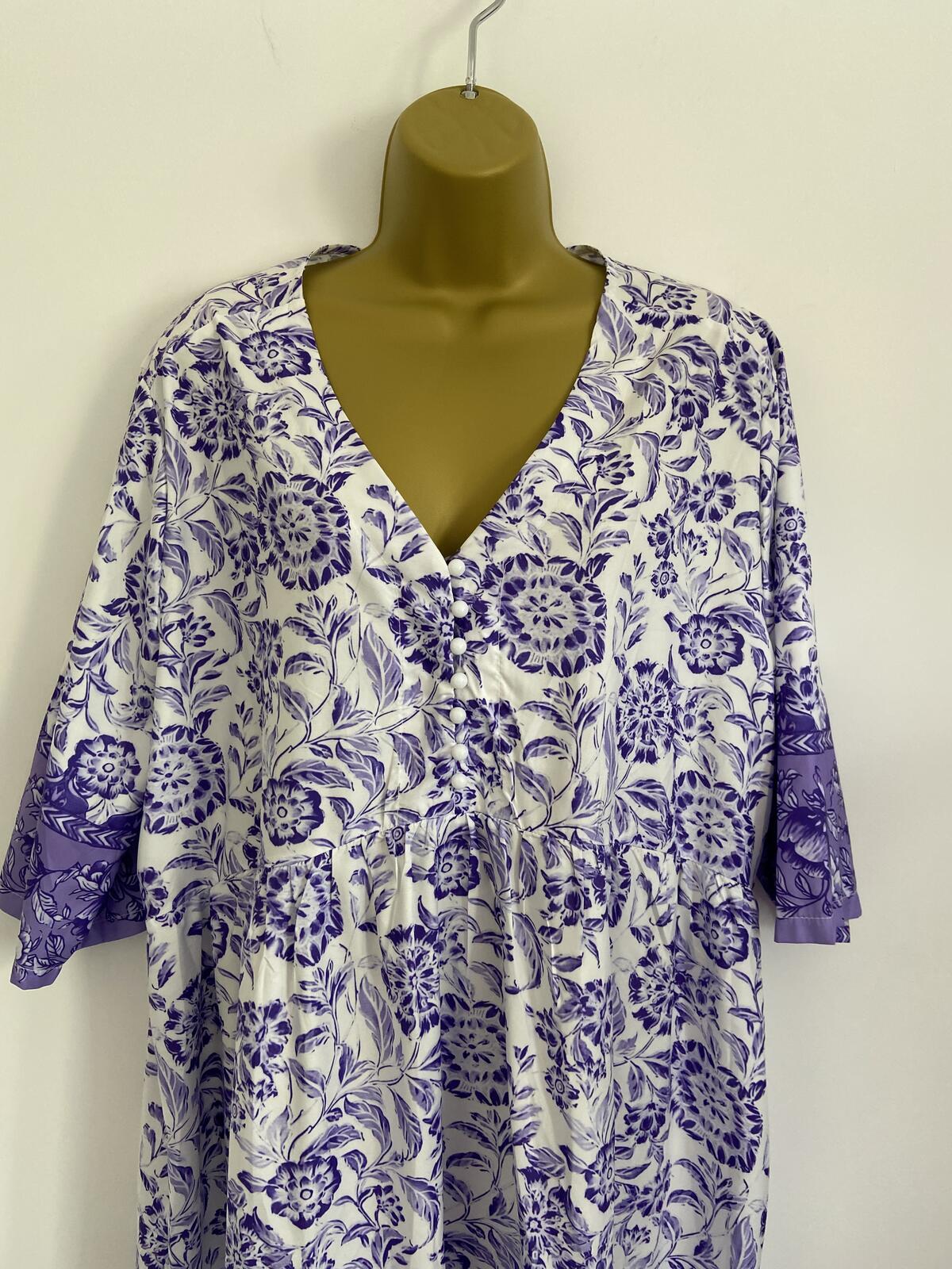 White & Purple Floral V-Neck 3/4 Sleeve Lightweight Midi Dress Size 18-20