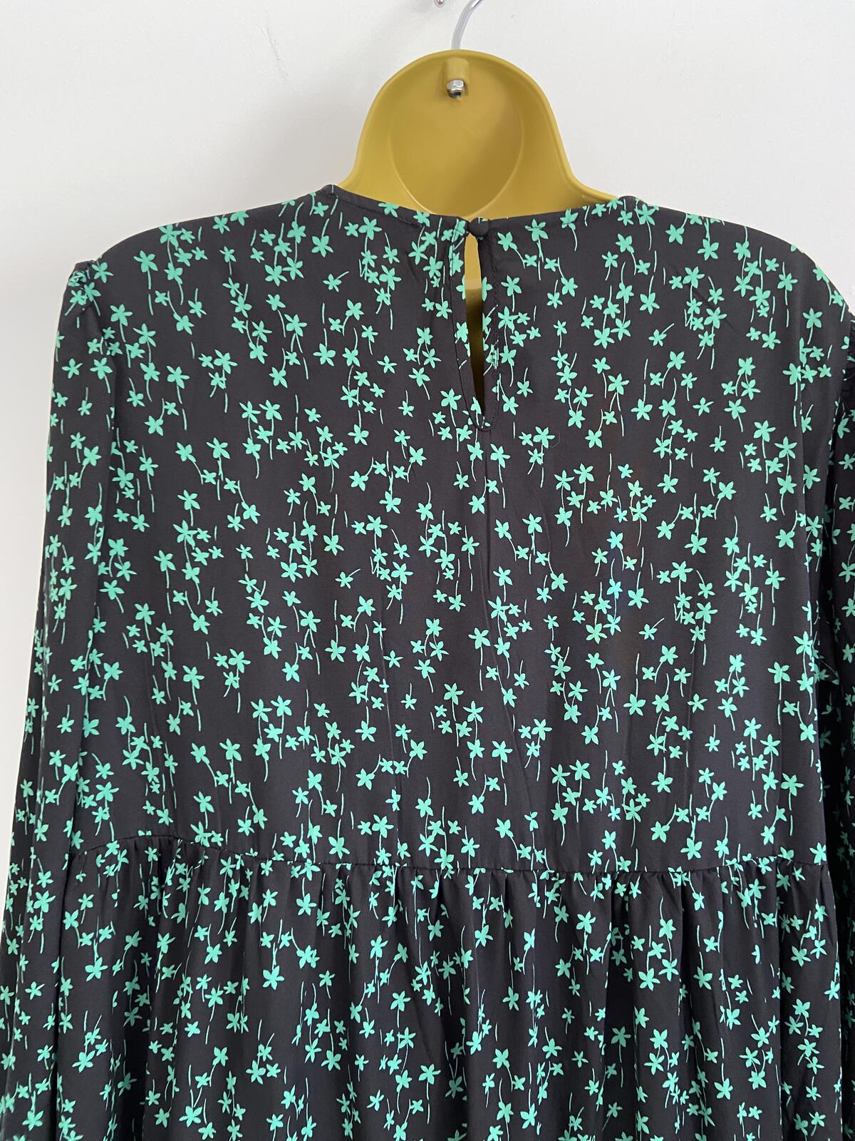 New Look Curves Black & Green Floral V-Neck Twist Front Midi Dress Size 18