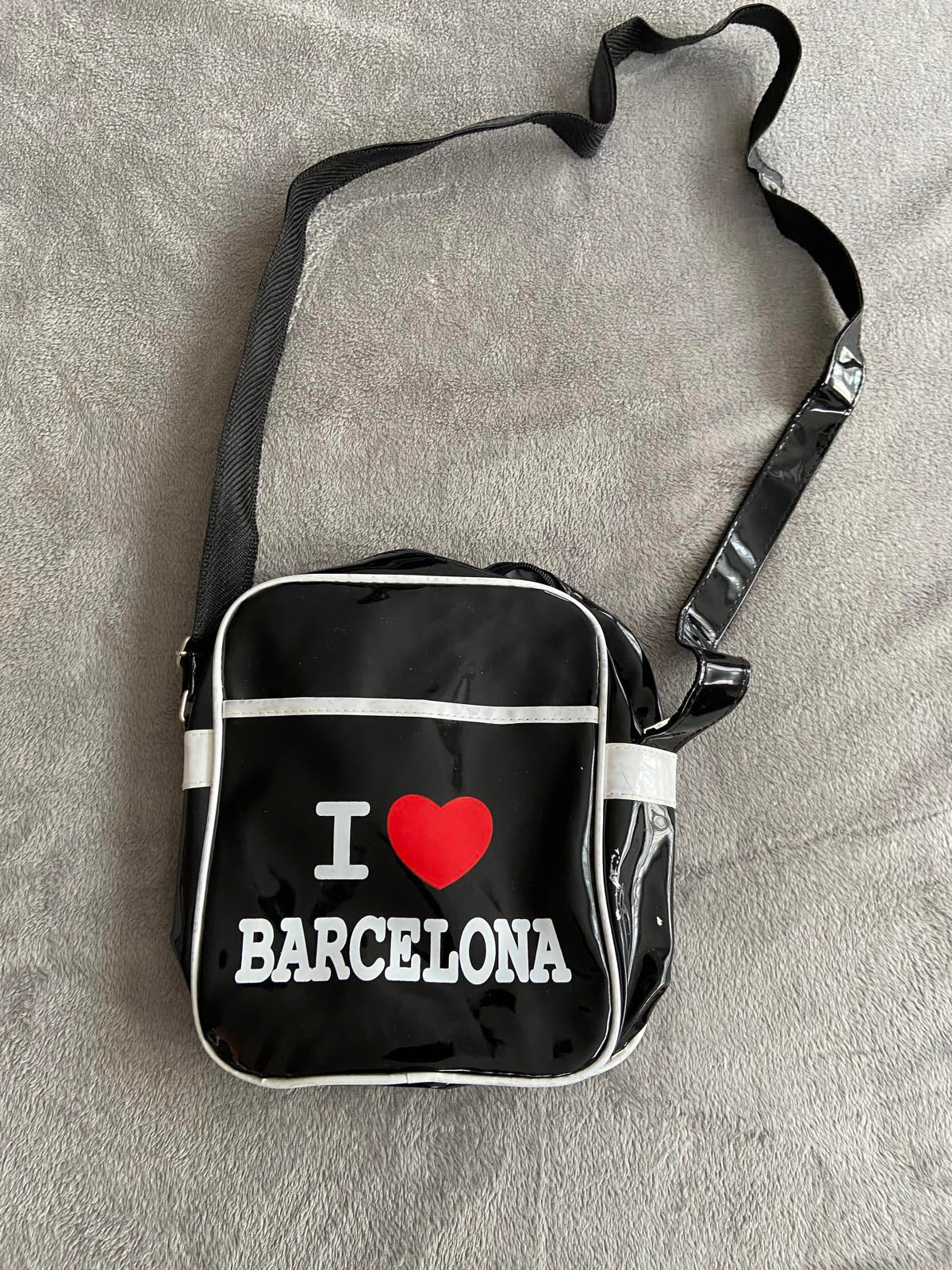 I Love Barcelona Black Patent Crossbody Messenger Bag Adjustable Strap Souvenir