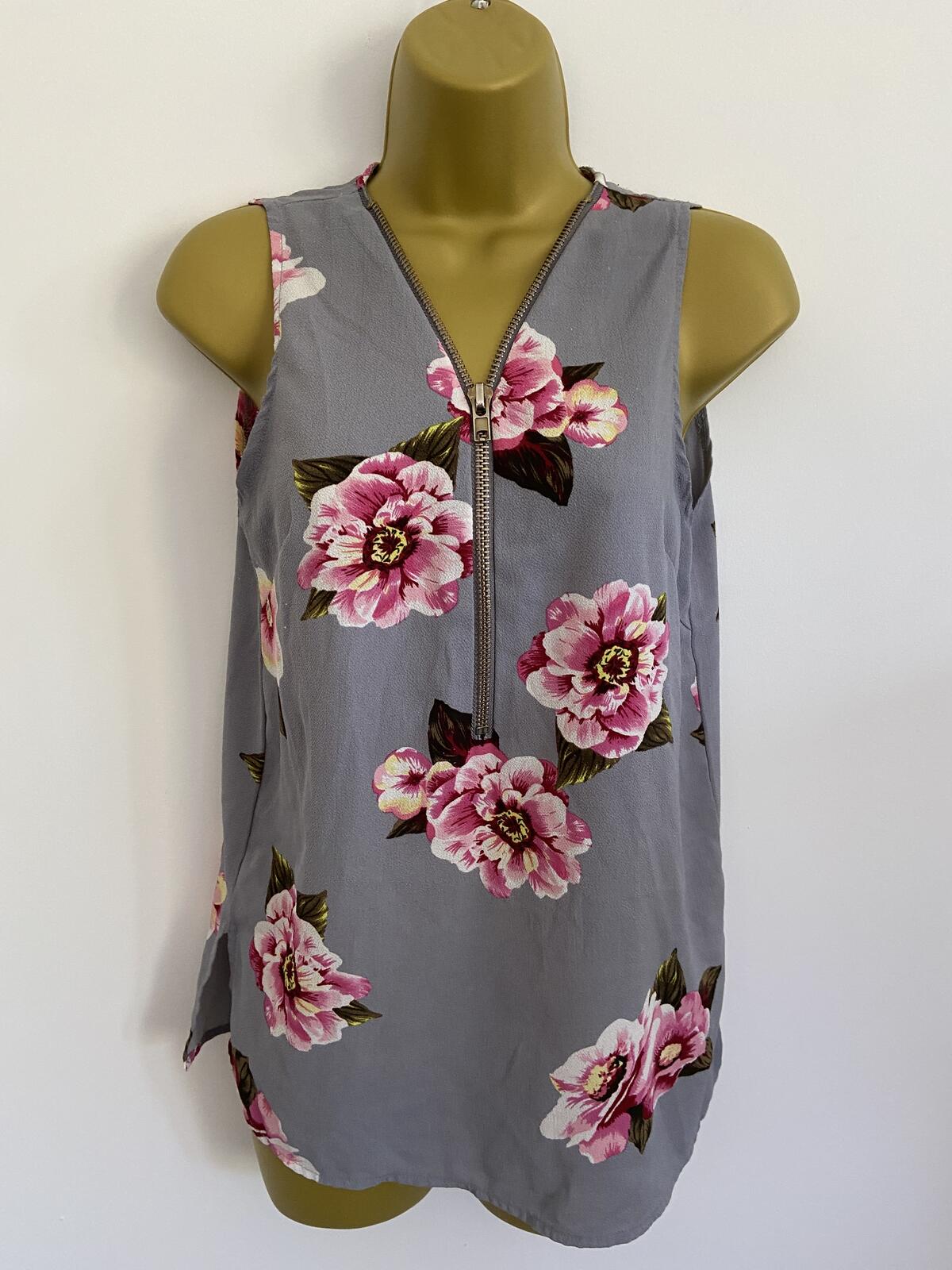 Cameo Rose Grey Floral Zip Front Sleeveless Blouse - UK Size 8