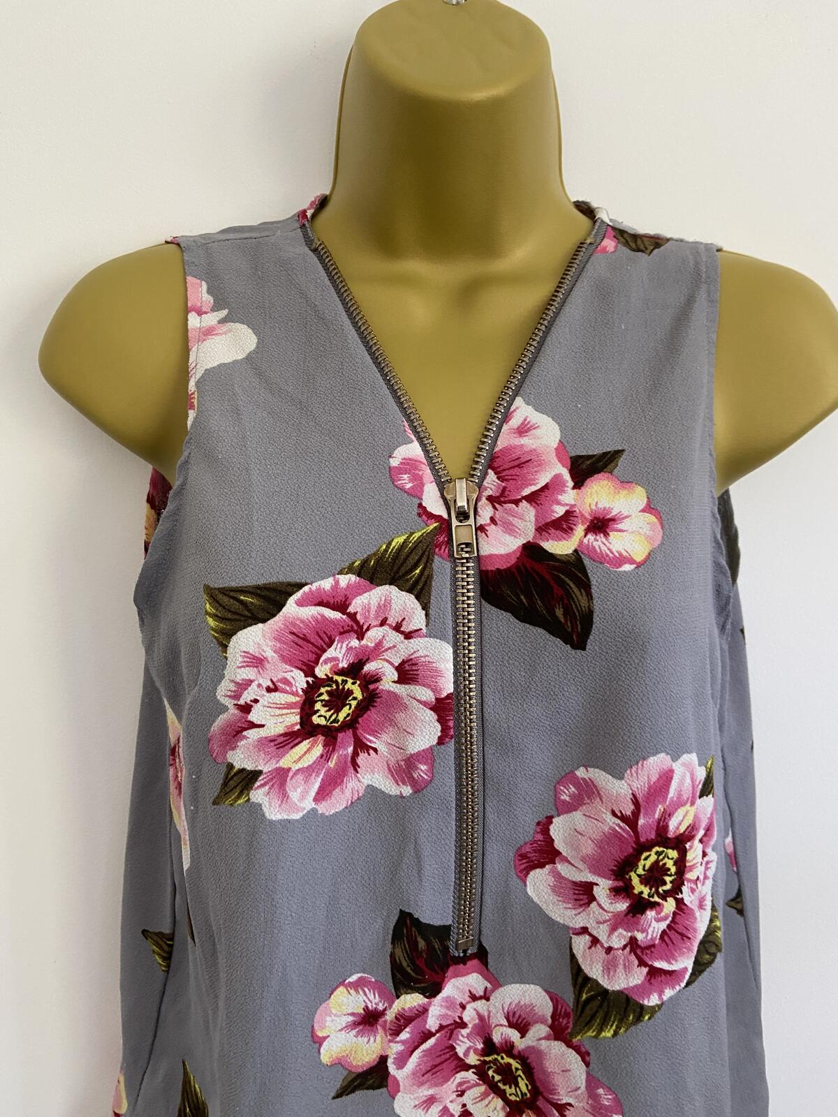 Cameo Rose Grey Floral Zip Front Sleeveless Blouse - UK Size 8