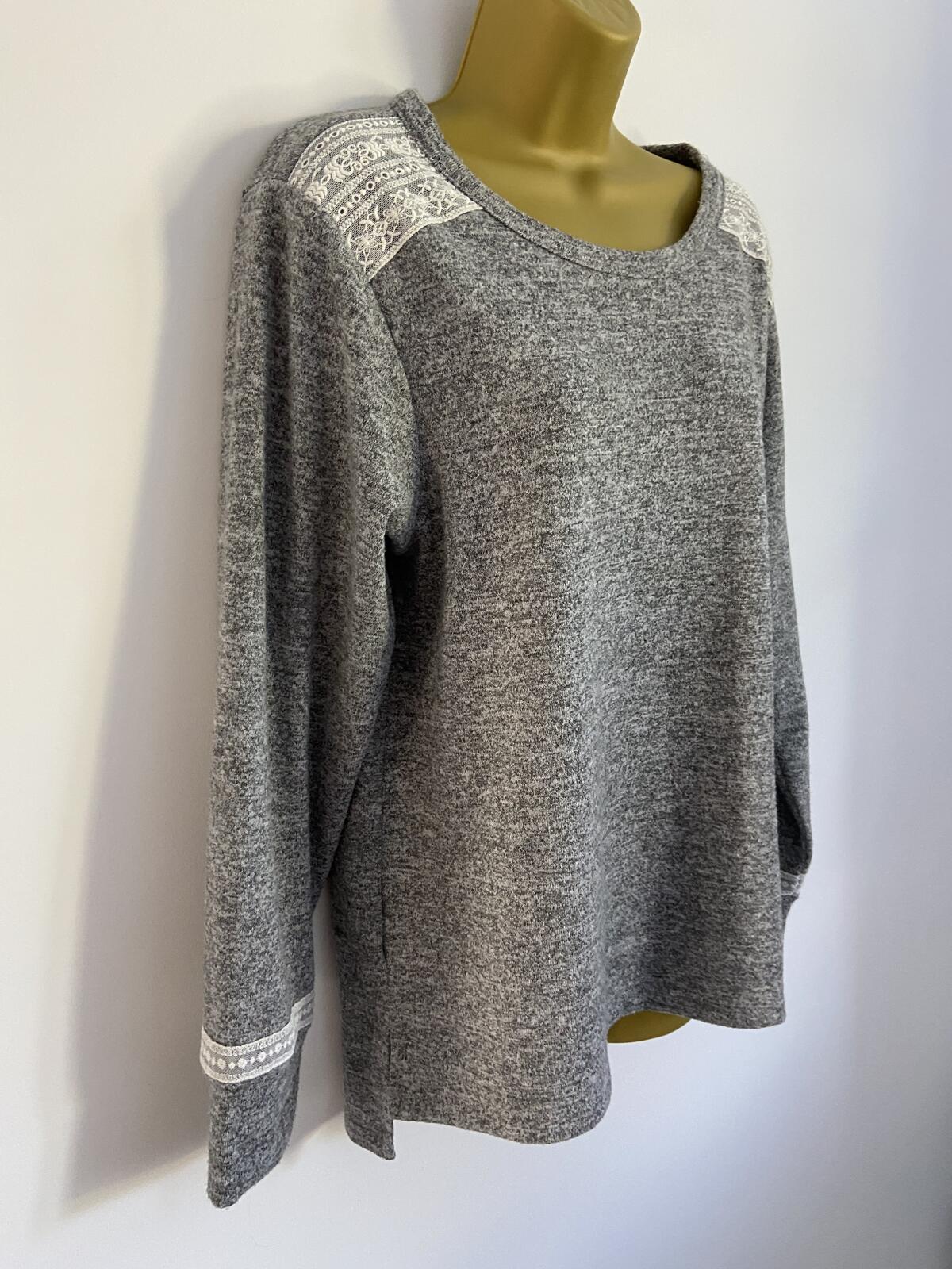 Flora Nikrooz Grey Lightweight Sweater with Lace Detail - Size Medium