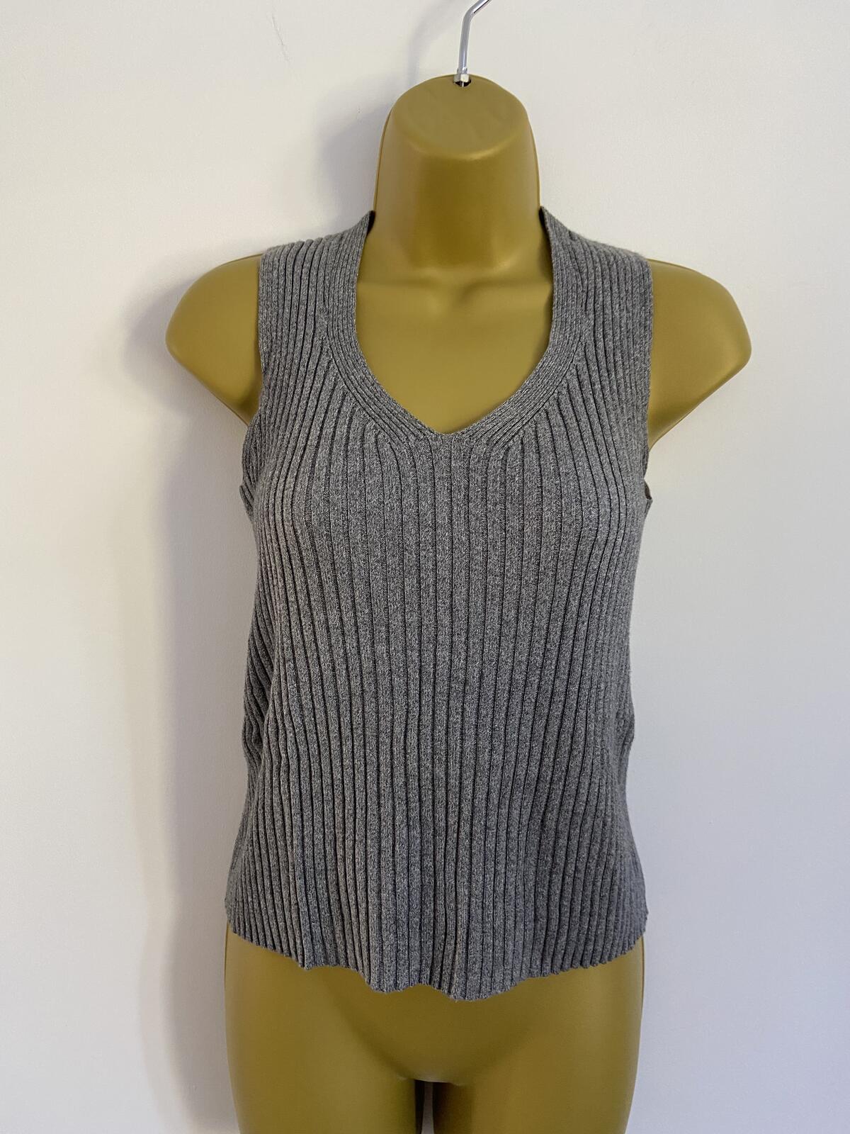 Gap Grey Ribbed Knitted V-Neck Tank Top - Size Small Petite