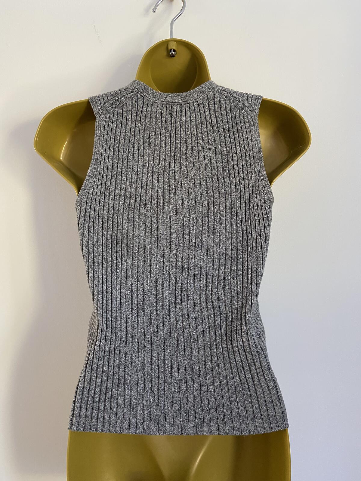 Gap Grey Ribbed Knitted V-Neck Tank Top - Size Small Petite