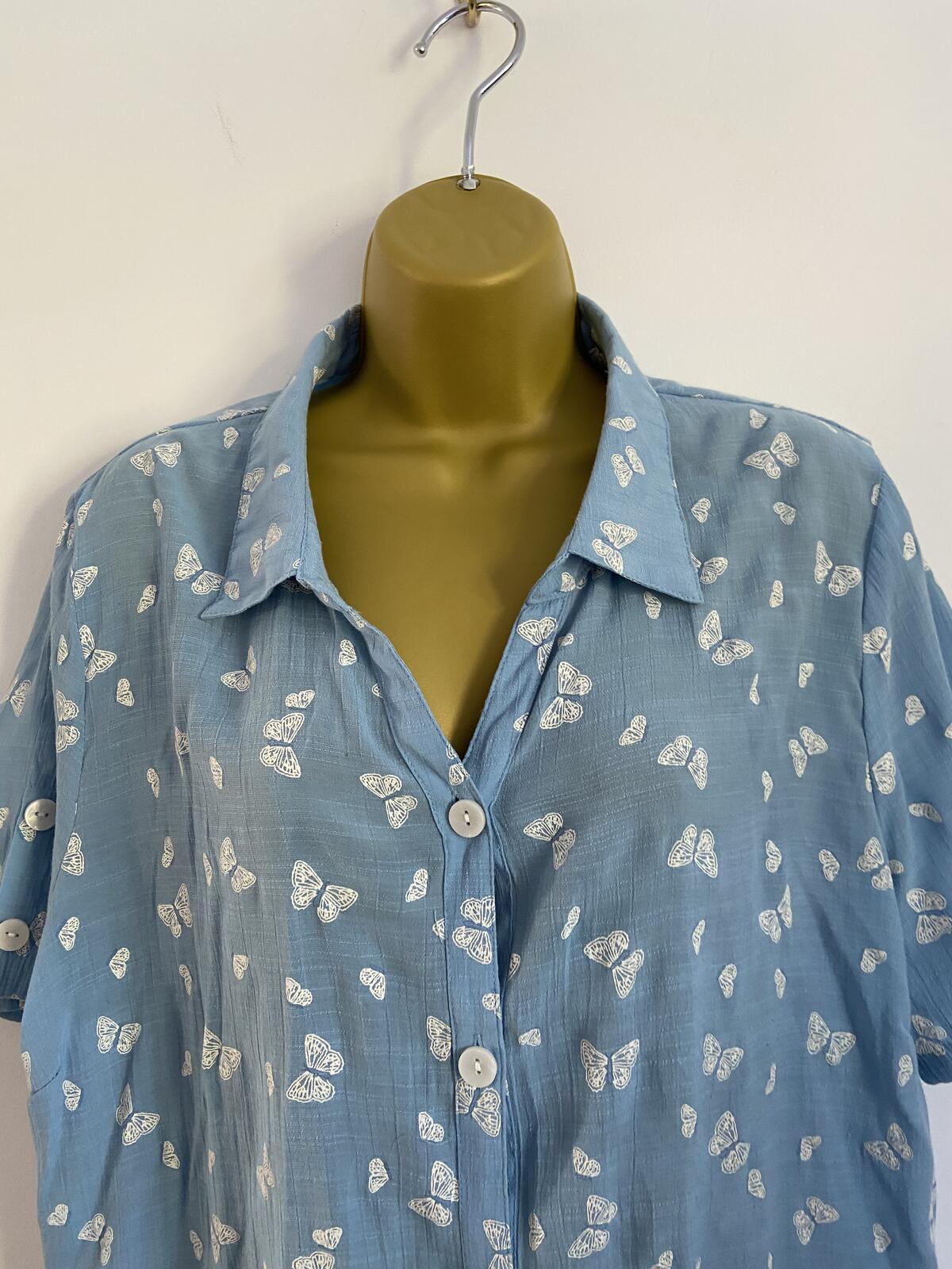 Anna Rose Blue Butterfly Print Button-Front Blouse - UK Size 20