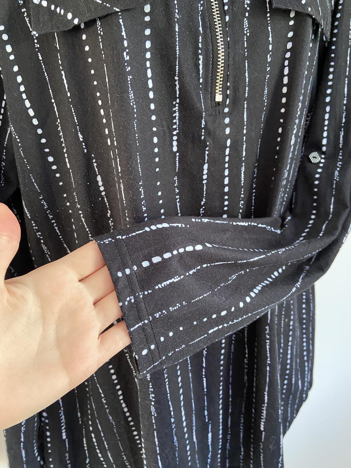 Black & White Patterned Quarter-Zip Long Sleeve Top - Size 2XL