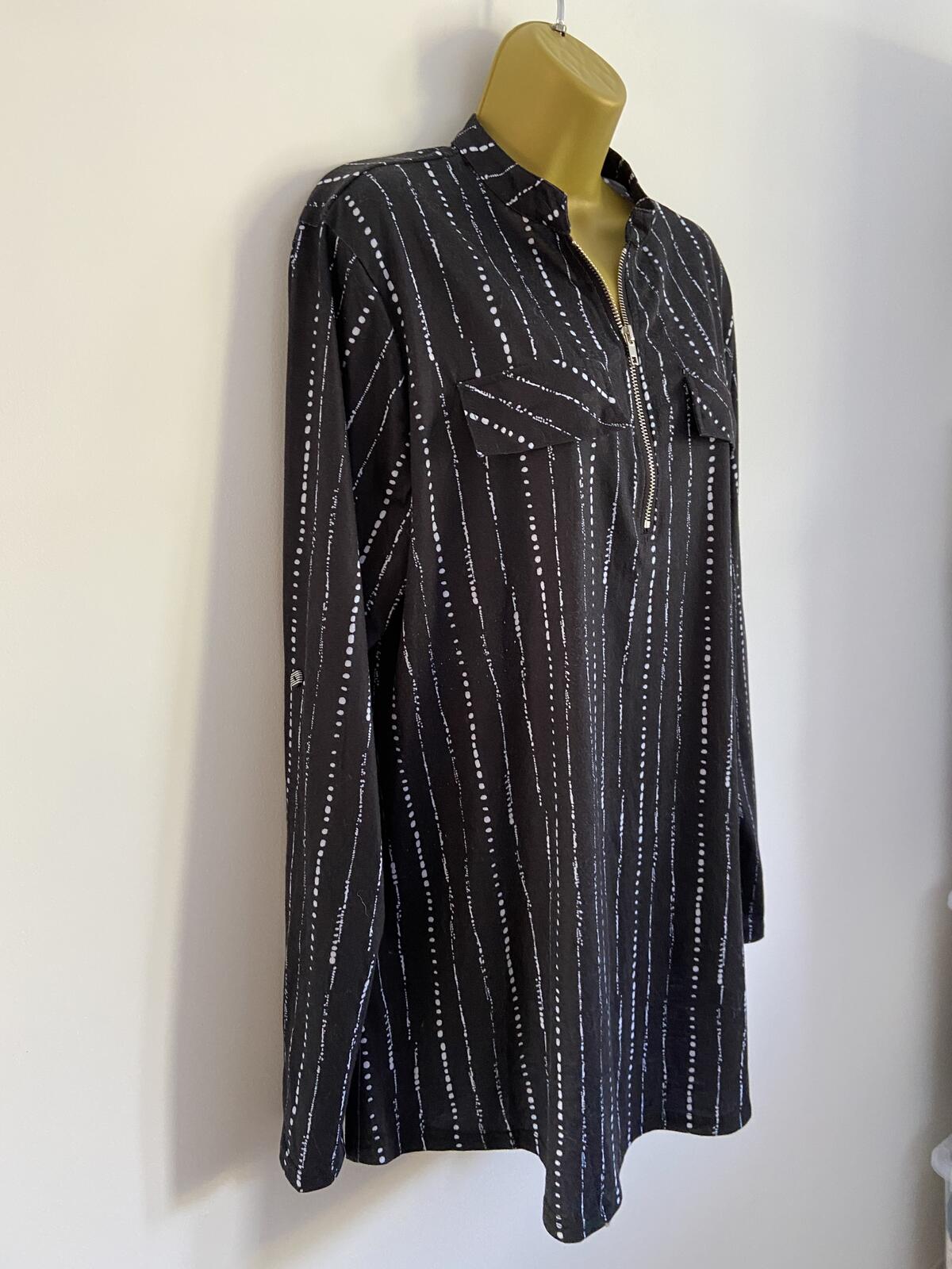 Black & White Patterned Quarter-Zip Long Sleeve Top - Size 2XL