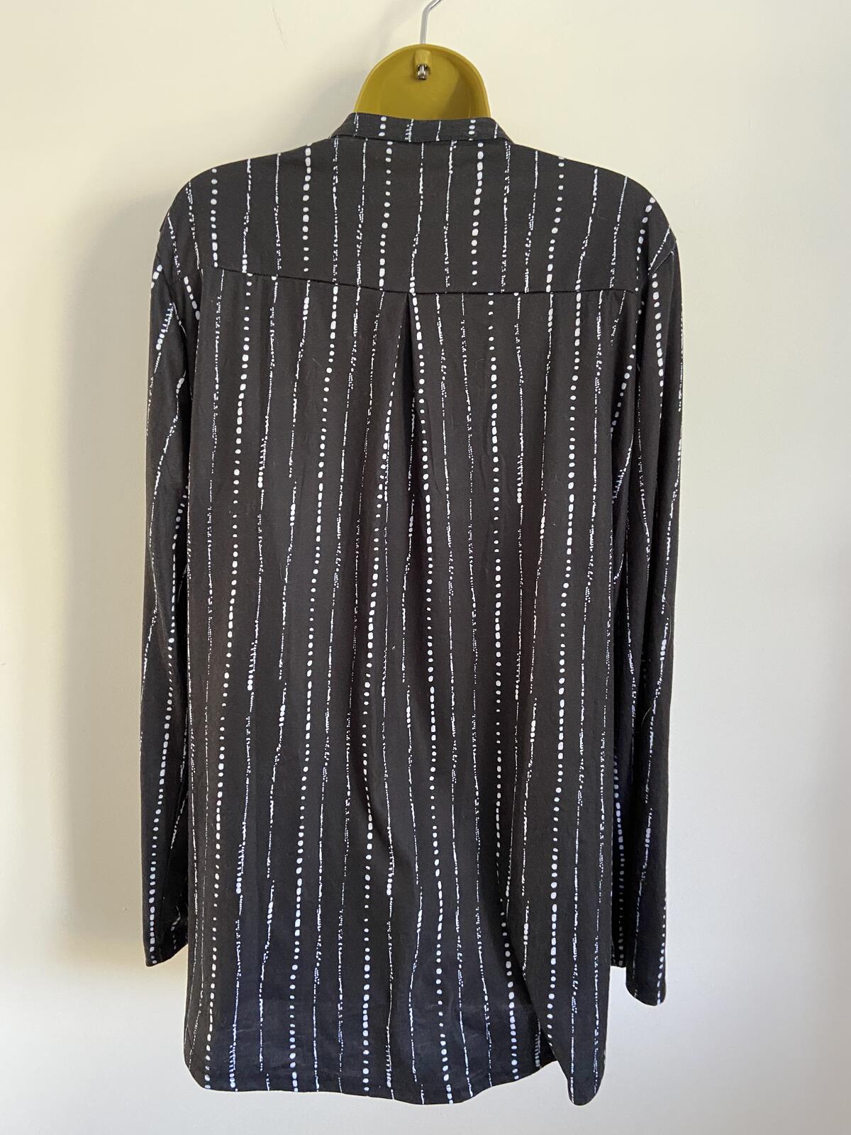 Black & White Patterned Quarter-Zip Long Sleeve Top - Size 2XL