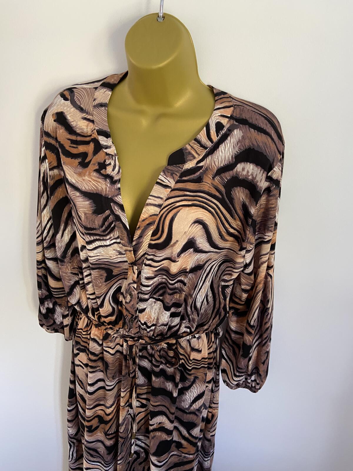 Senqu Abstract Animal Print Midi Dress - Size Large