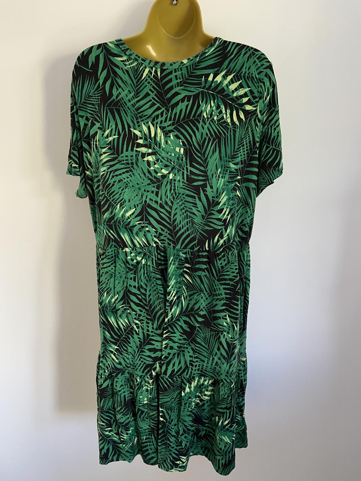Popyoung Green Tropical Leaf Print Tiered Dress - Size XL