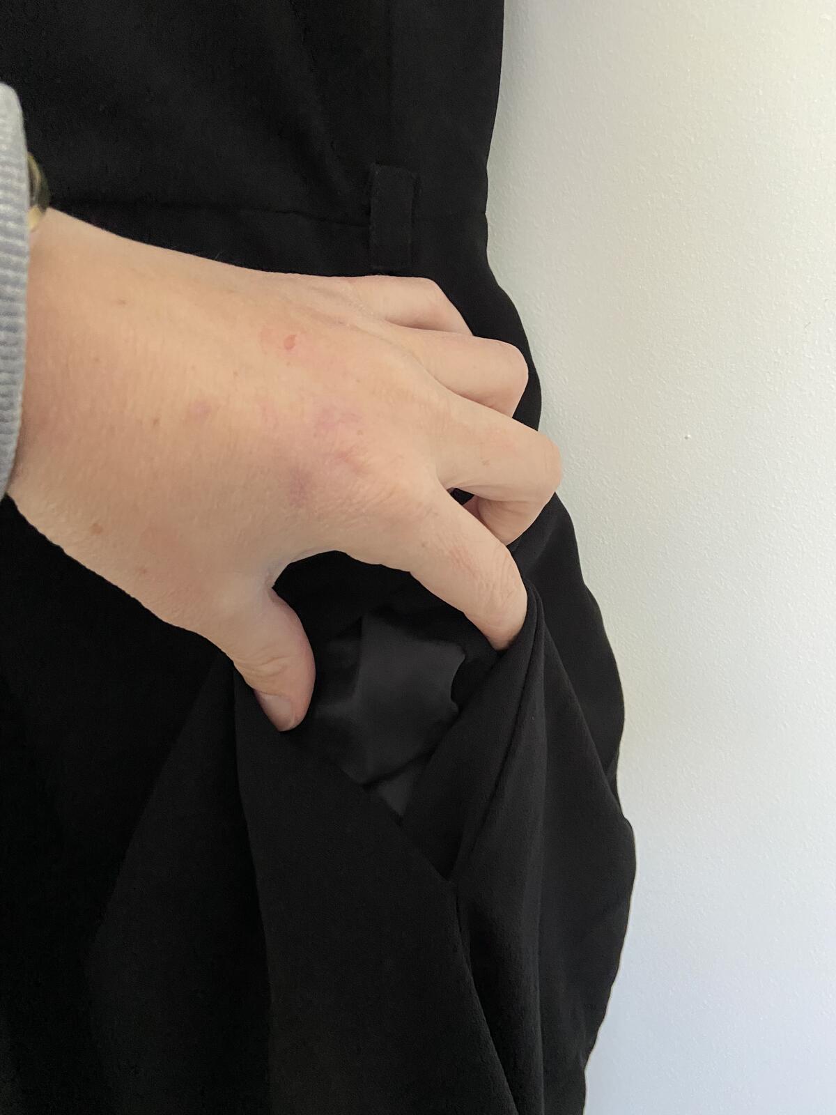 HIJKLMUVWXYZ Black Short Sleeve Dress with Pockets - Size 12