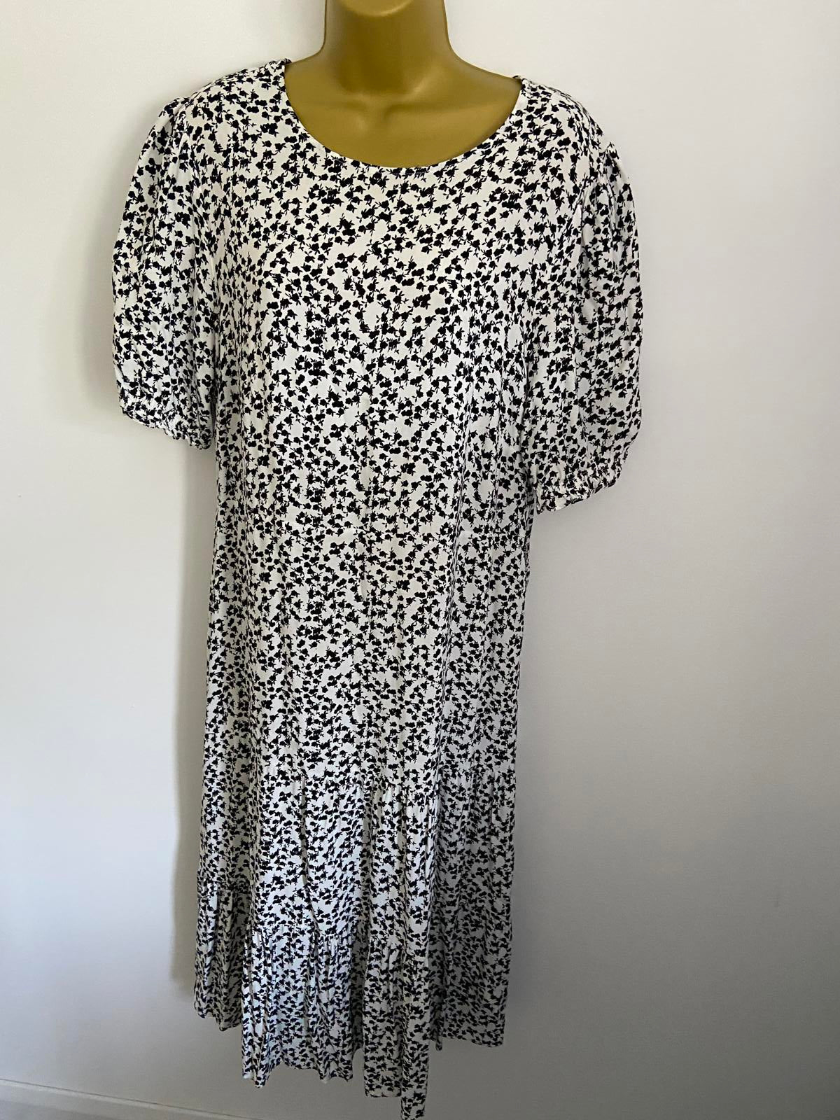 Matalan Size 18 Black & White Floral Midi Dress Short Sleeve Tie Waist