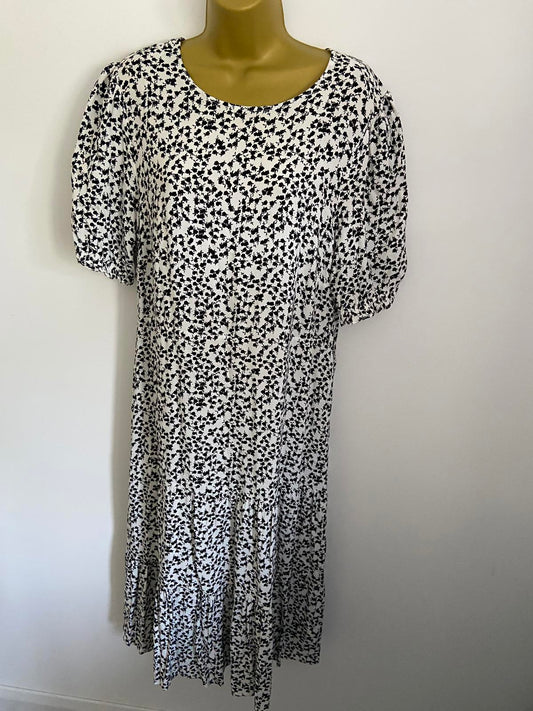 Matalan Size 18 Black & White Floral Midi Dress Short Sleeve Tie Waist