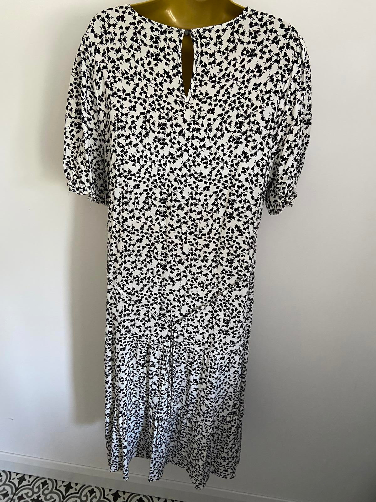Matalan Size 18 Black & White Floral Midi Dress Short Sleeve Tie Waist