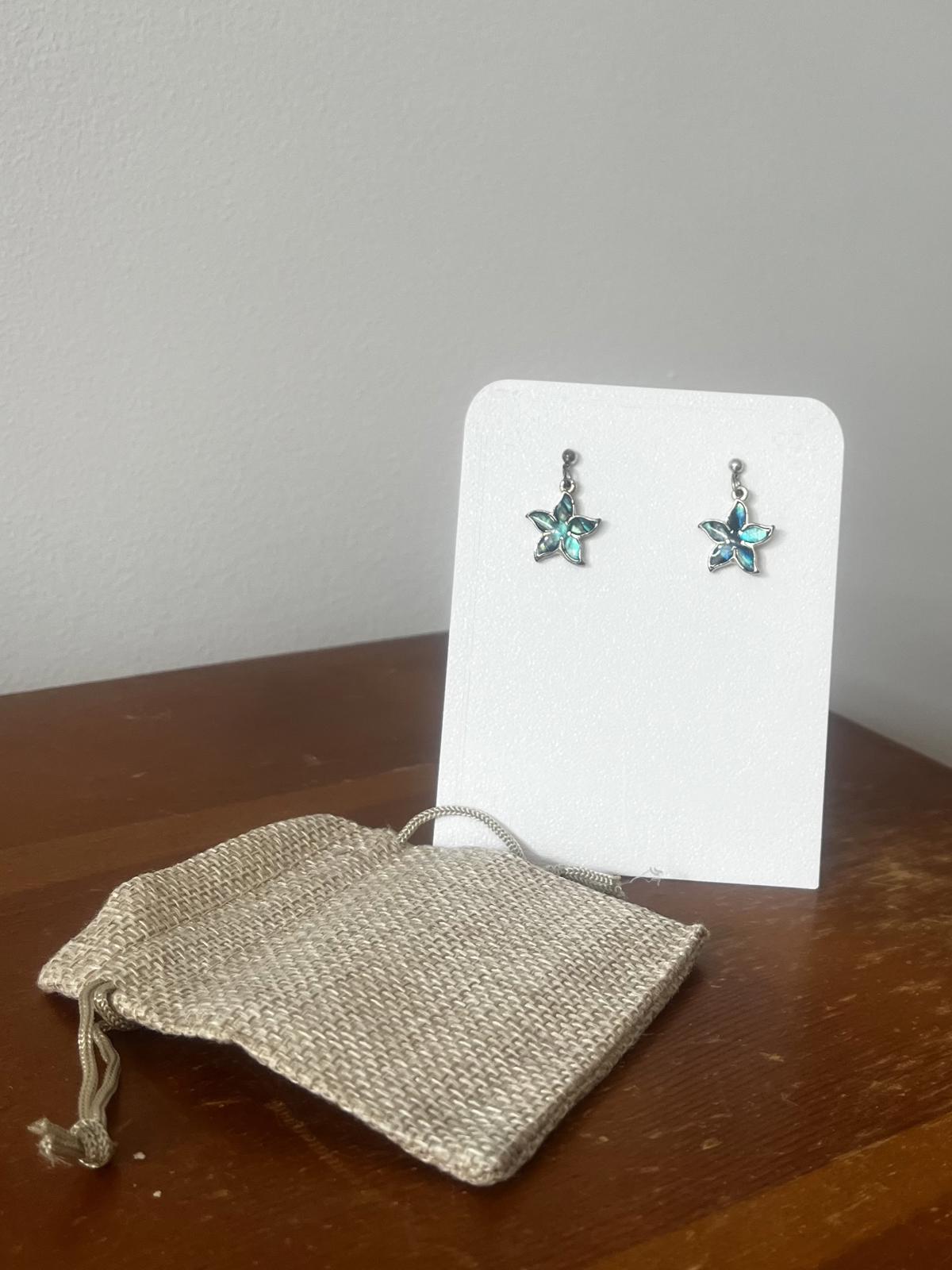 Eye-catching star-shaped stud earrings