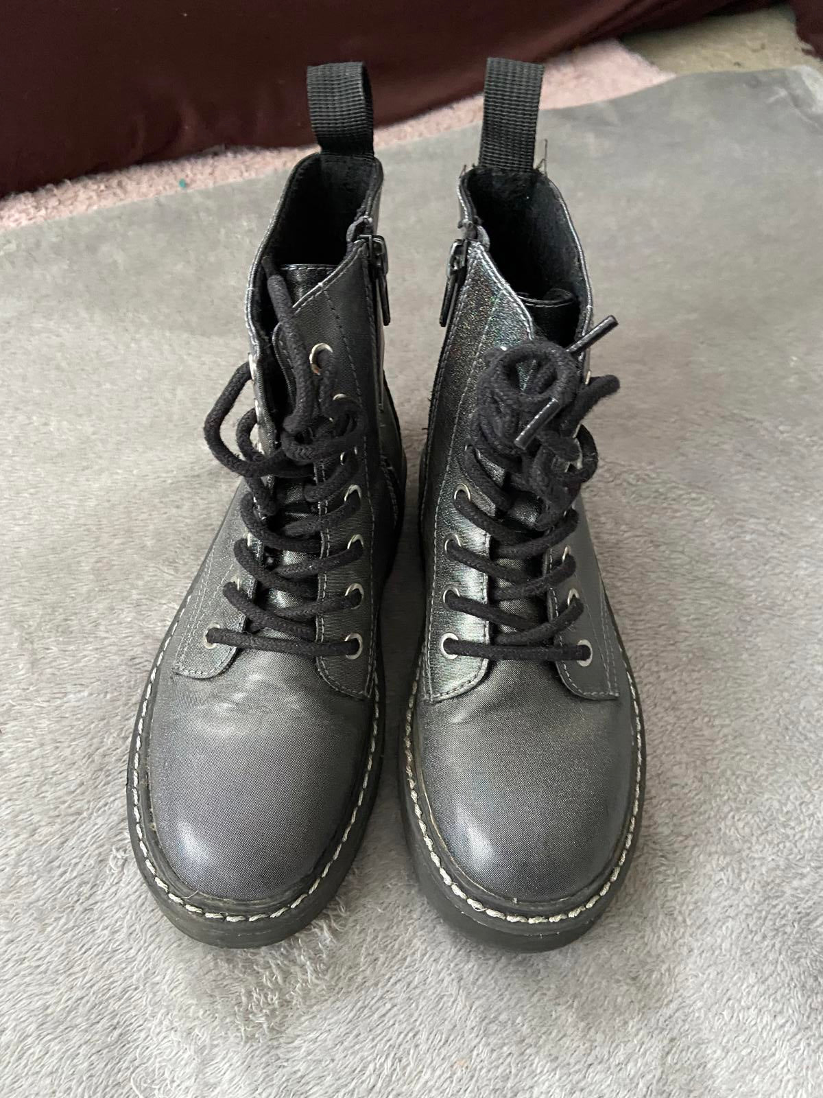 H&M Girls Size 1 UK Grey Glitter Combat Boots Side Zip Ankle Booties size 1
