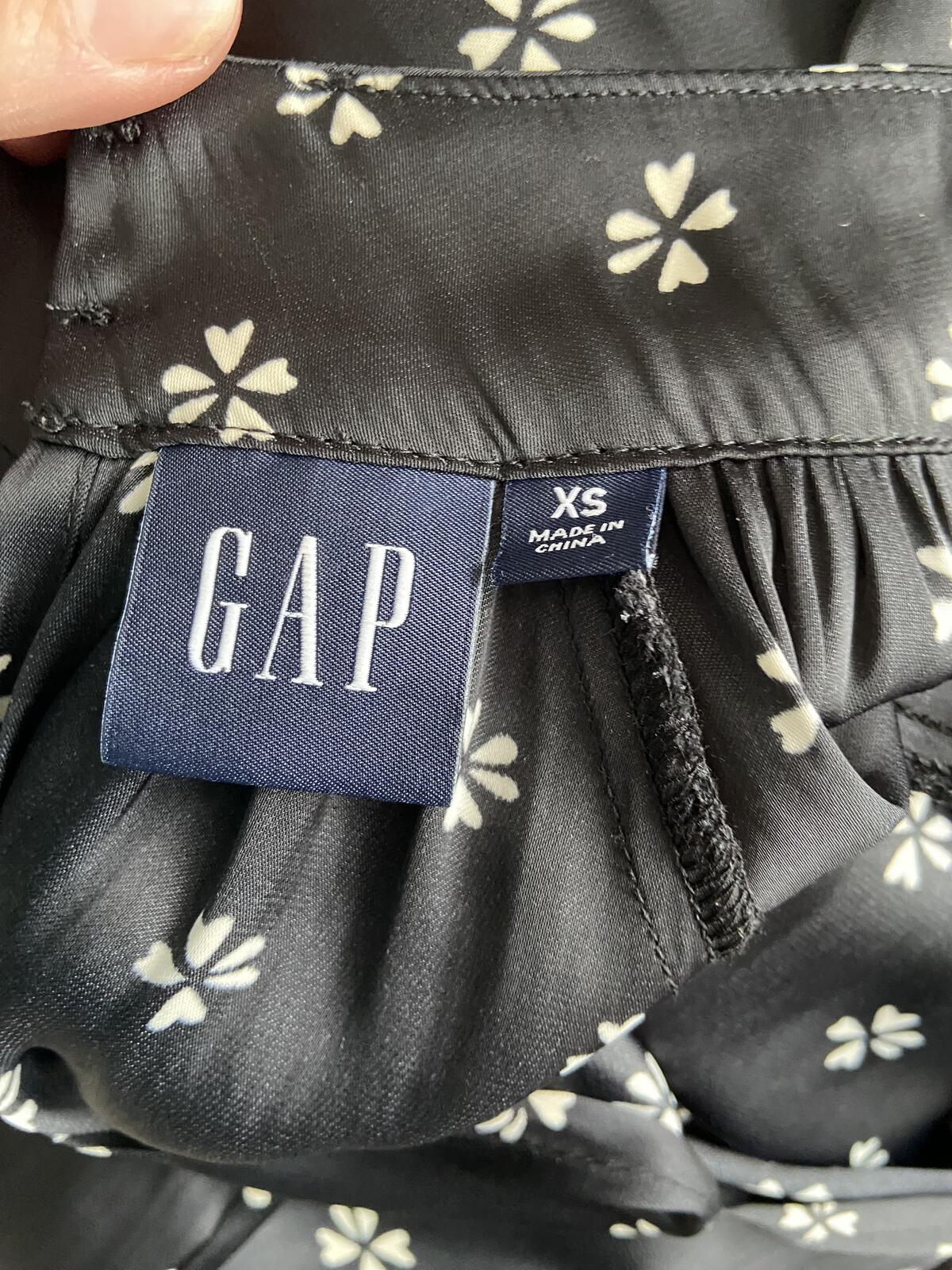 Gap Black Clover Print High Neck Silk-Feel Blouse - Size XS