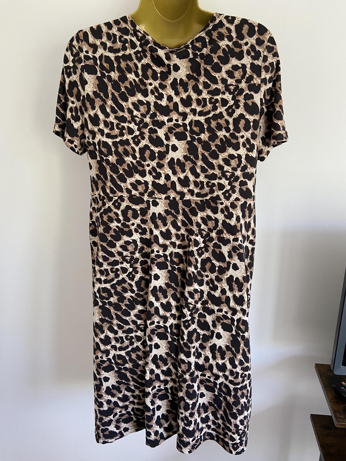 Leopard Print V-Neck Twist Front Midi Dress - Size Large