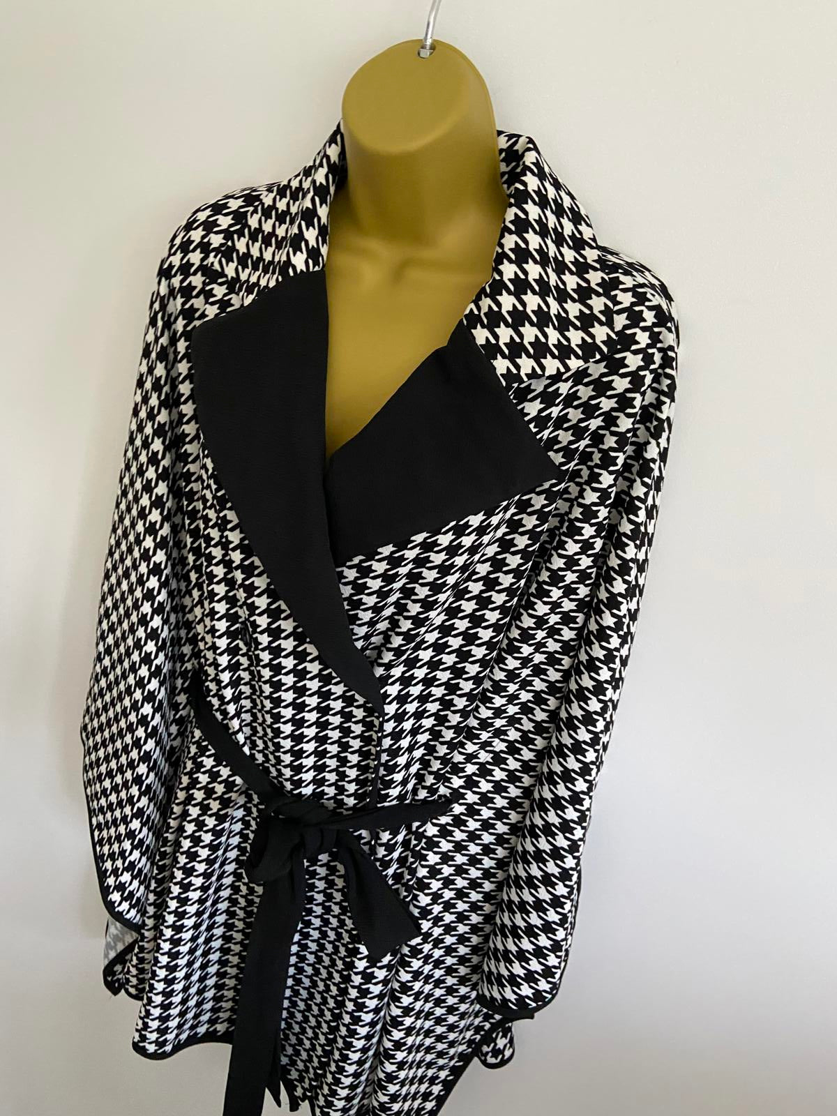 SHEIN Curve Black & White Plaid Tunic Top - Pop Over, Long Sleeve, Size 1XL