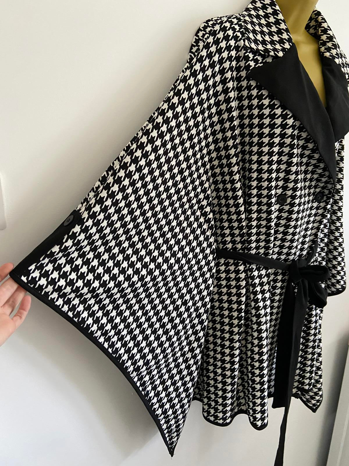 SHEIN Curve Black & White Plaid Tunic Top - Pop Over, Long Sleeve, Size 1XL