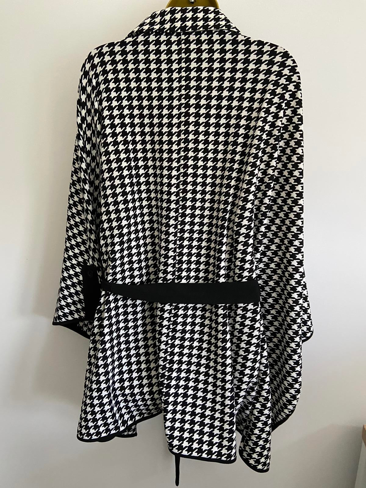 SHEIN Curve Black & White Plaid Tunic Top - Pop Over, Long Sleeve, Size 1XL
